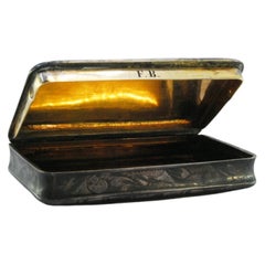 Snuff box in nickel silver with gold interior