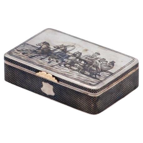 Snuff box in ringed silver For Sale