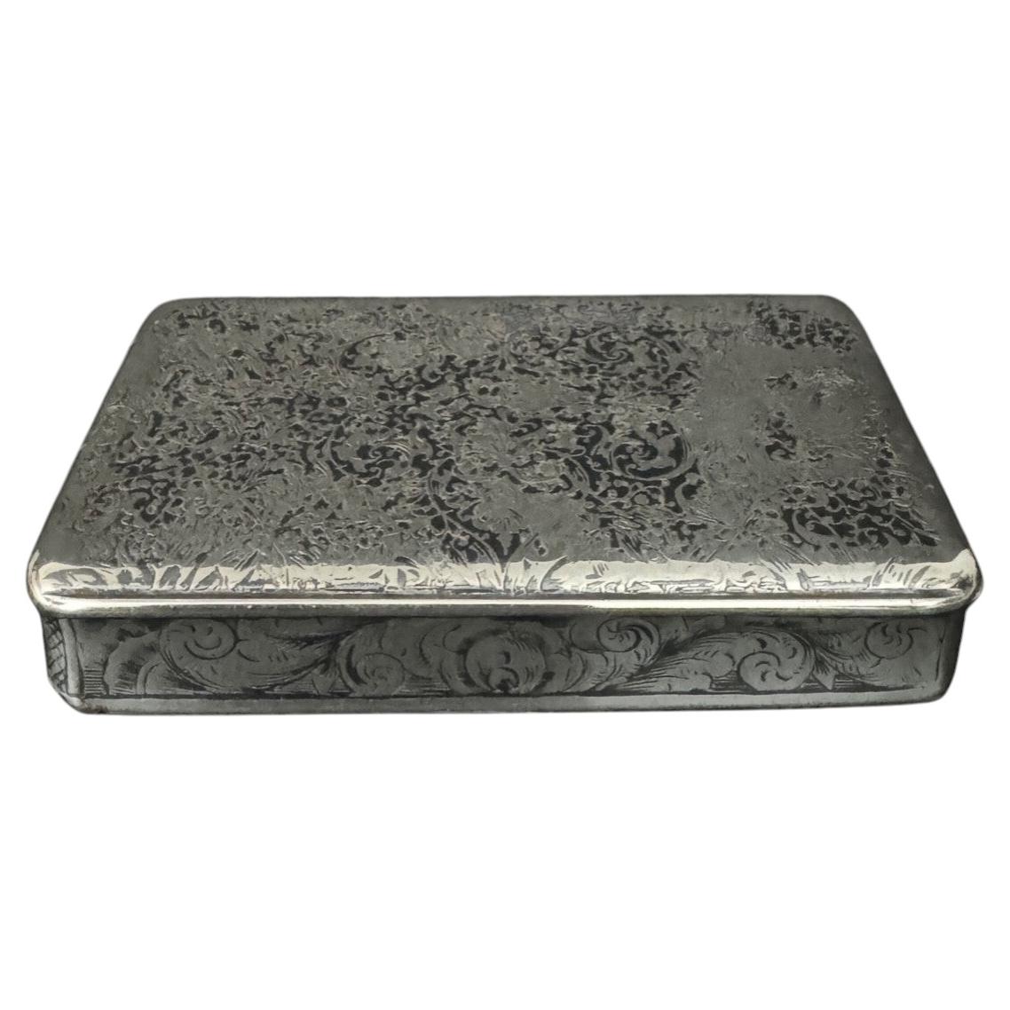Snuff Box in Silver-Plated Metal or Silver