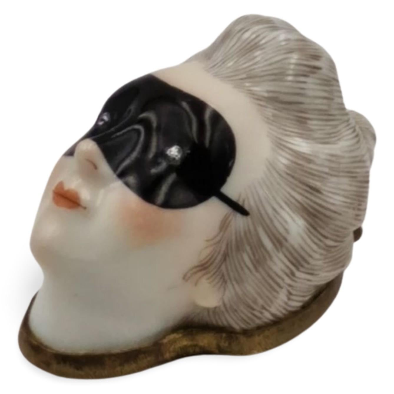 18th Century Snuff Box in the form of Columbine, with diamond eyes. Gouyn C1754. For Sale