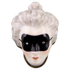 Caja de rapé en forma de Columbina, con ojos de diamante. Gouyn C1754.