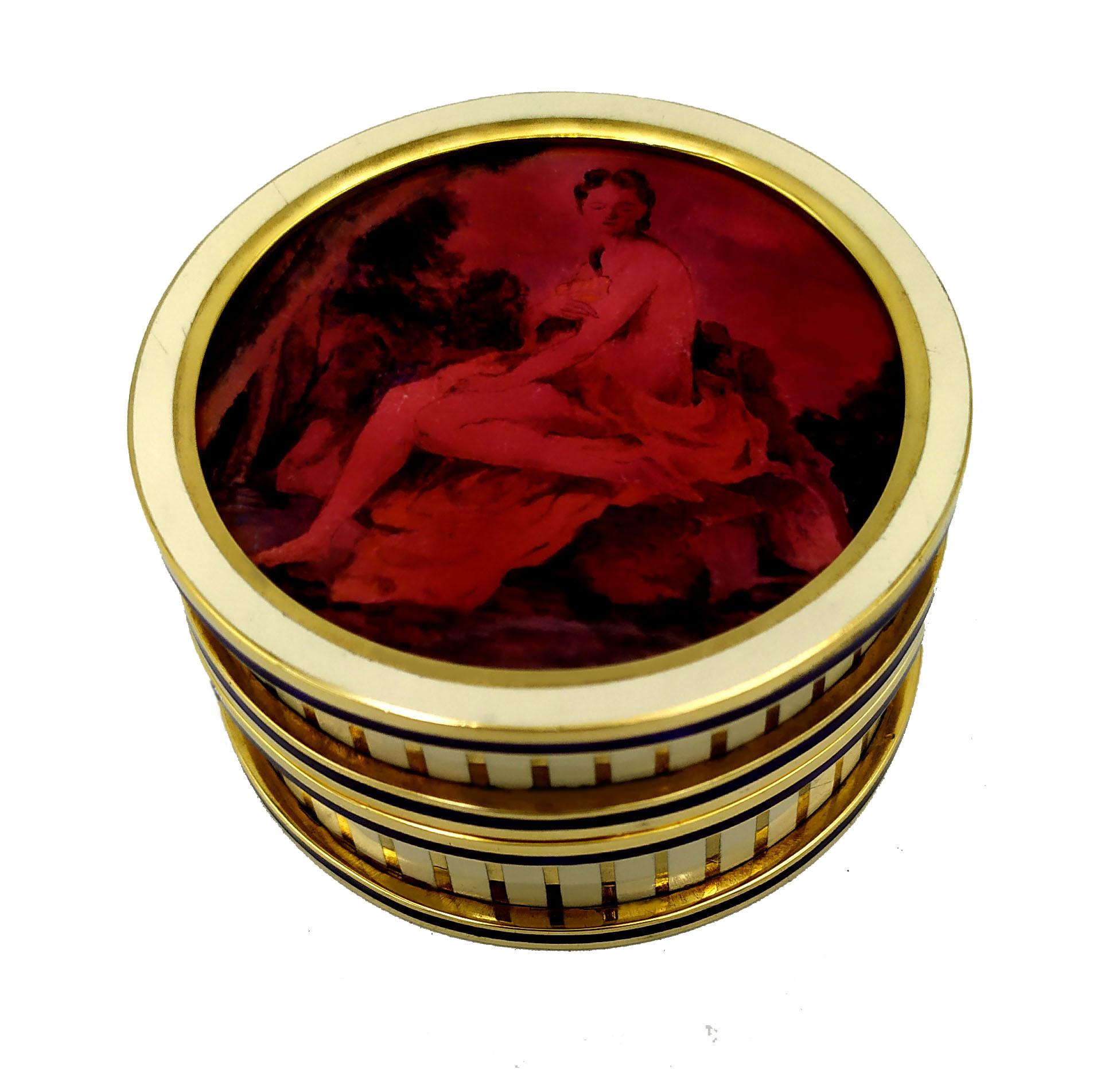 Round snuff box in 925/1000 sterling silver gold plated with fired enamel on the enameled edge with vertical stripes and fine monochrome miniature hand painted by the painter Renato Dainelli. Diameter cm. 6.2 cm high. 3.4. Weight gr. 222. Designed