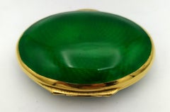 Tabacchiera  Salimbeni ovale curvo in smalto verde guilloché