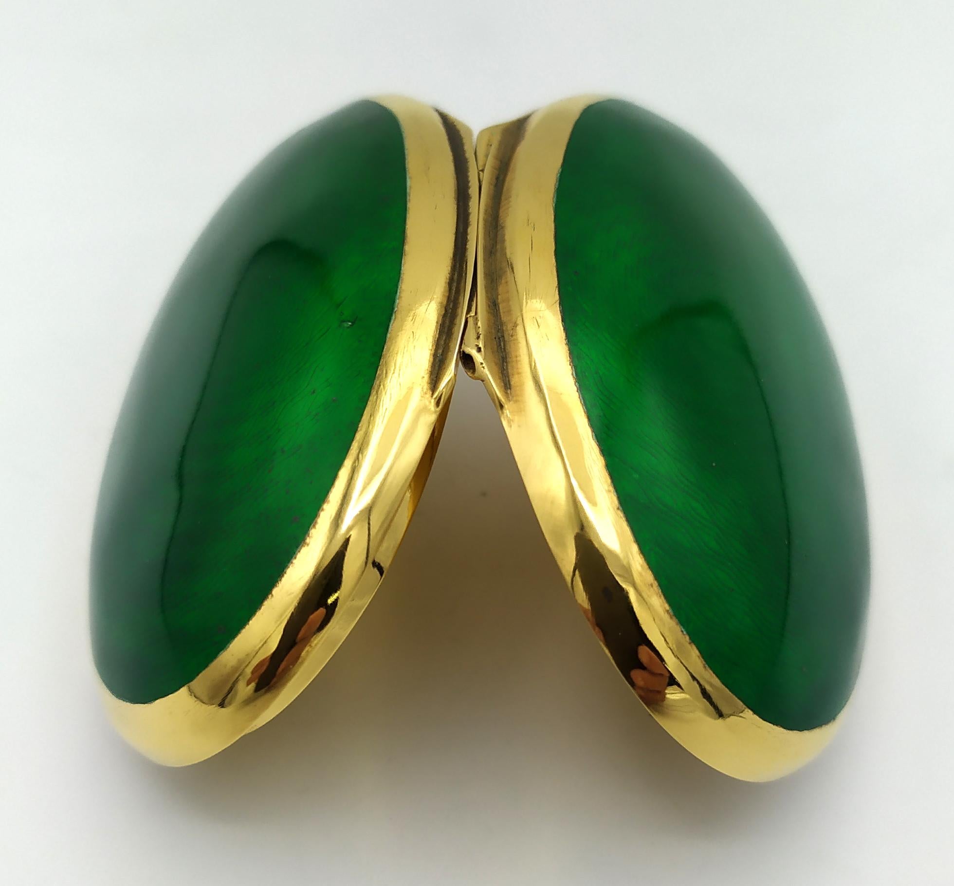 Modern Snuff Box  Oval curved Green Enamel Guilloche Salimbeni For Sale