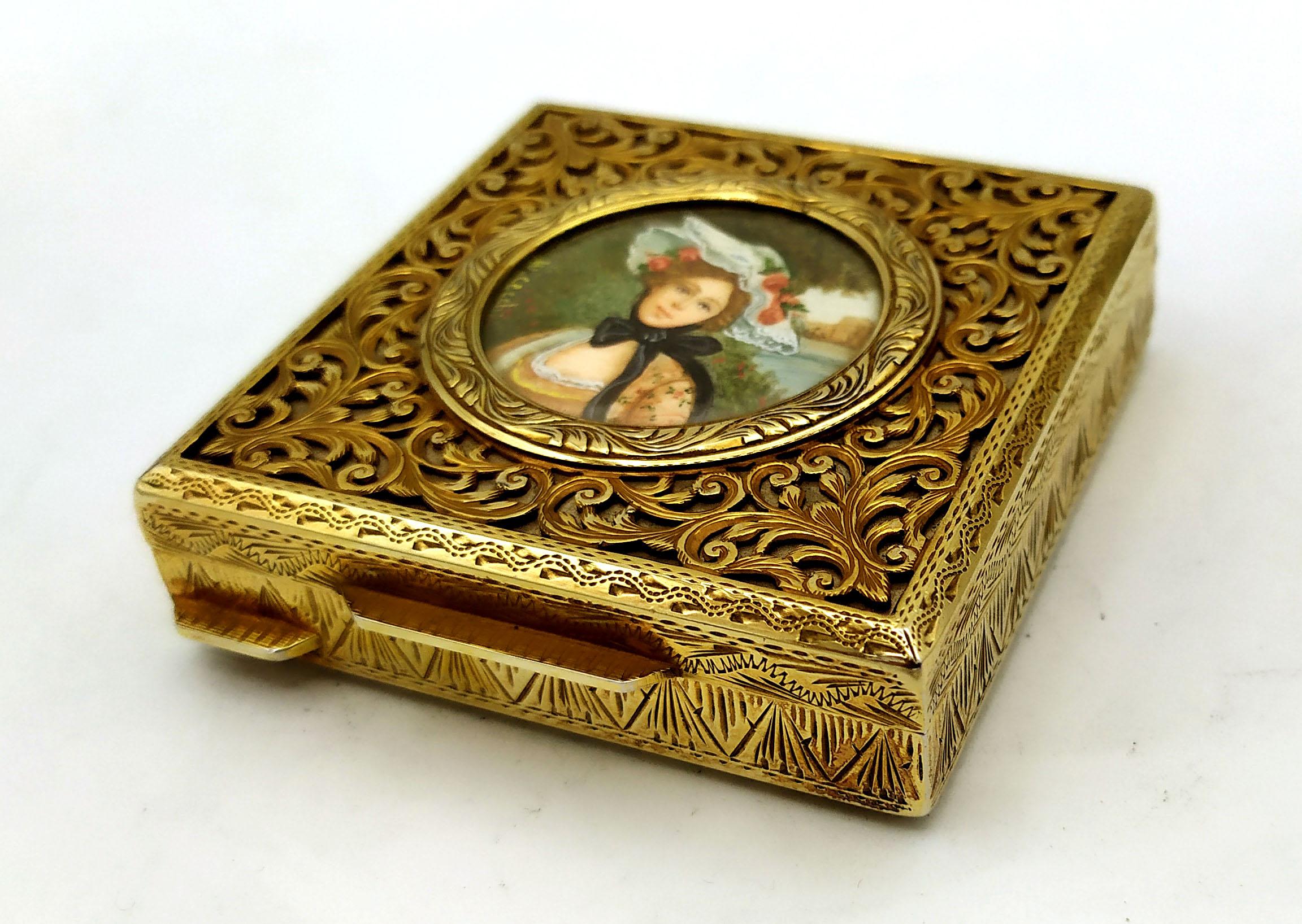 Square snuff box in 925/1000 sterling silver gold plated with perforated lid, embossed and engraved by hand, with fine round miniature diameter cm. 3.8 hand painted in tempera on vegetable ivory by the painter Wilma Cecchi reproducing the 