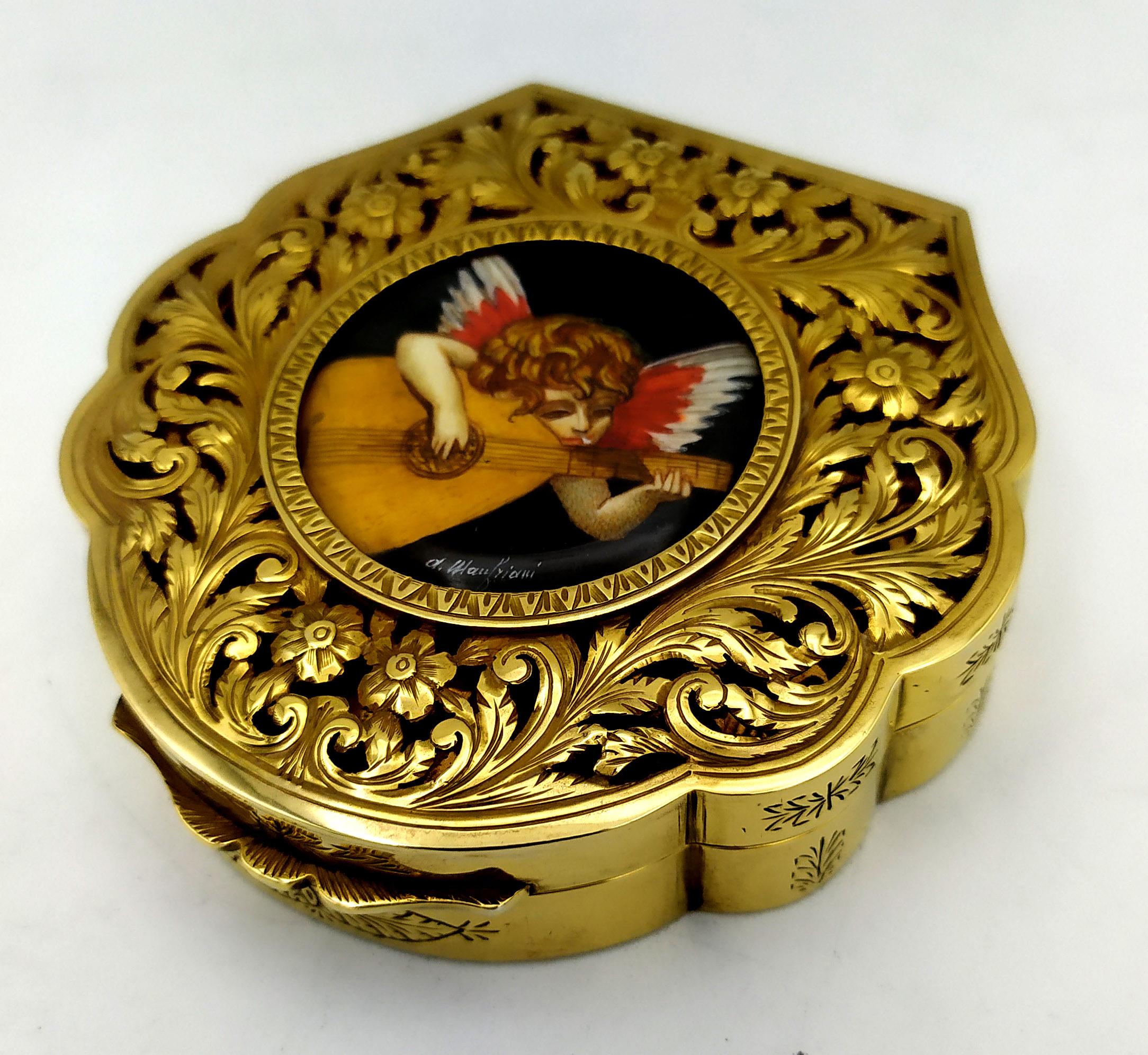 Snuff Box perforated, with a fine round miniature Salimbeni. In Excellent Condition For Sale In Firenze, FI