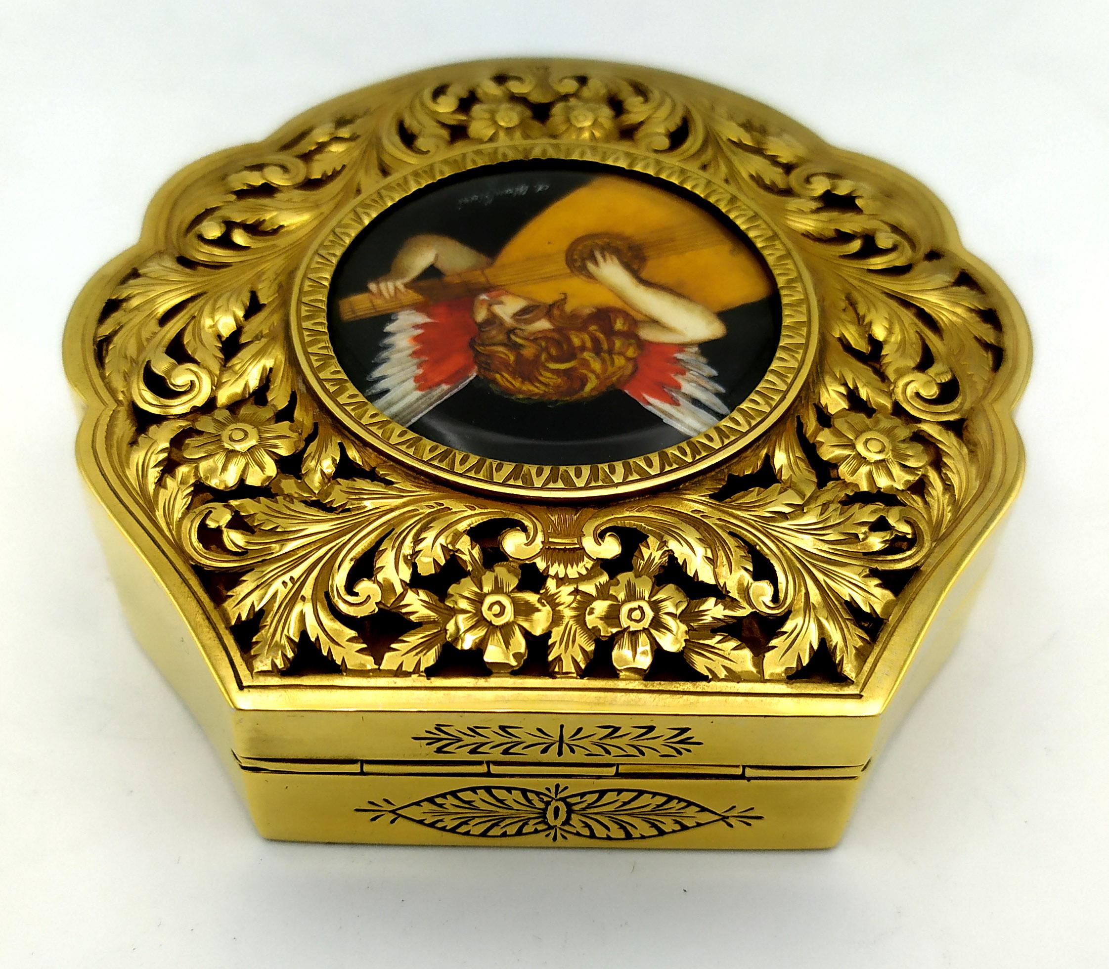 Snuff Box perforated, with a fine round miniature Salimbeni. For Sale 1