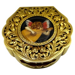 Snuff Box perforated, with a fine round miniature Salimbeni.