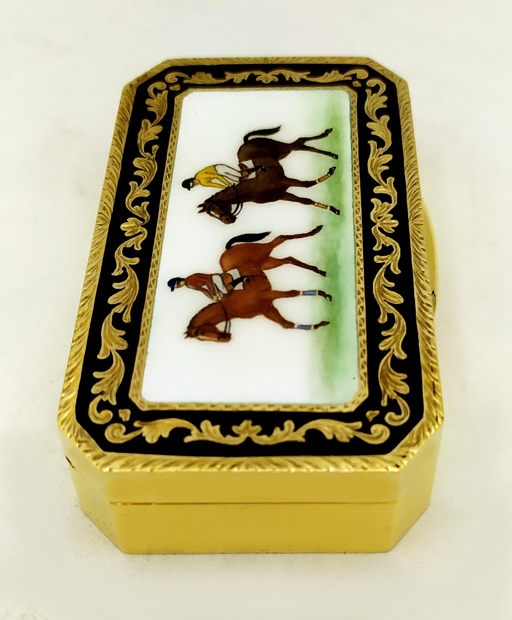 Snuff Box Rennen Miniatur Feuer emailliert Guilloche und gravierte Zeichnung Salimbeni (Art nouveau) im Angebot