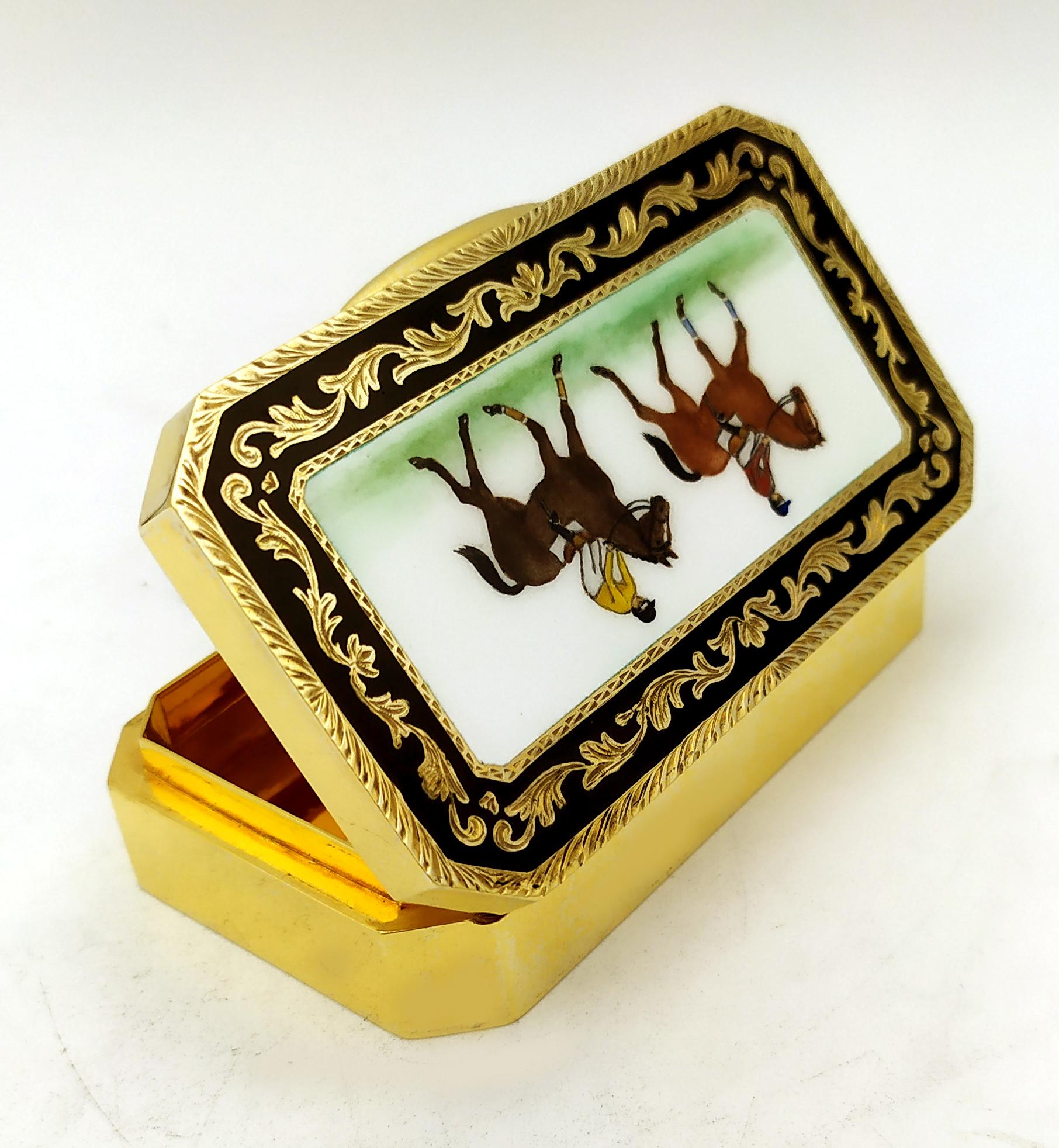 Snuff Box Rennen Miniatur Feuer emailliert Guilloche und gravierte Zeichnung Salimbeni (Handgeschnitzt) im Angebot