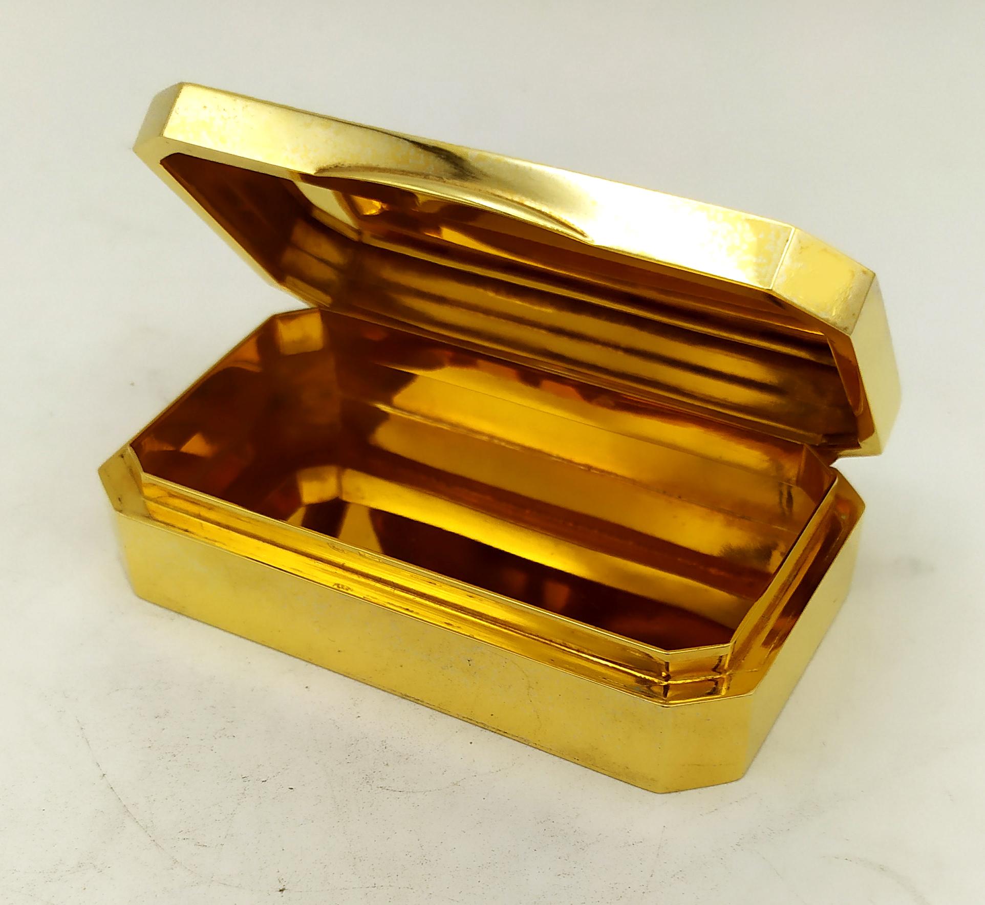 Snuff Box Rennen Miniatur Feuer emailliert Guilloche und gravierte Zeichnung Salimbeni im Zustand „Hervorragend“ im Angebot in Firenze, FI