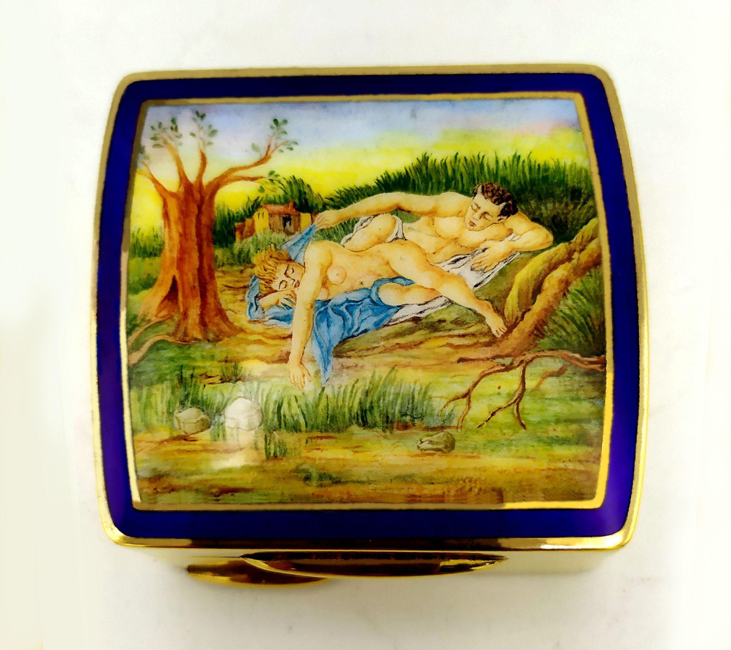 Italian Snuff Box with 2 slightly rounded sides and erotic miniature Salimbeni  For Sale