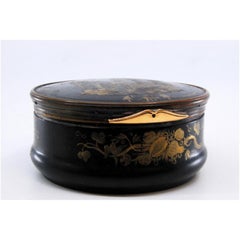 Snuff box with bone lid and gold-covered tortoiseshell, with floral ornaments