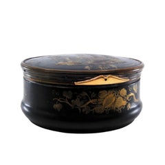 Snuff box with bone lid and gold-covered tortoiseshell, with floral ornaments