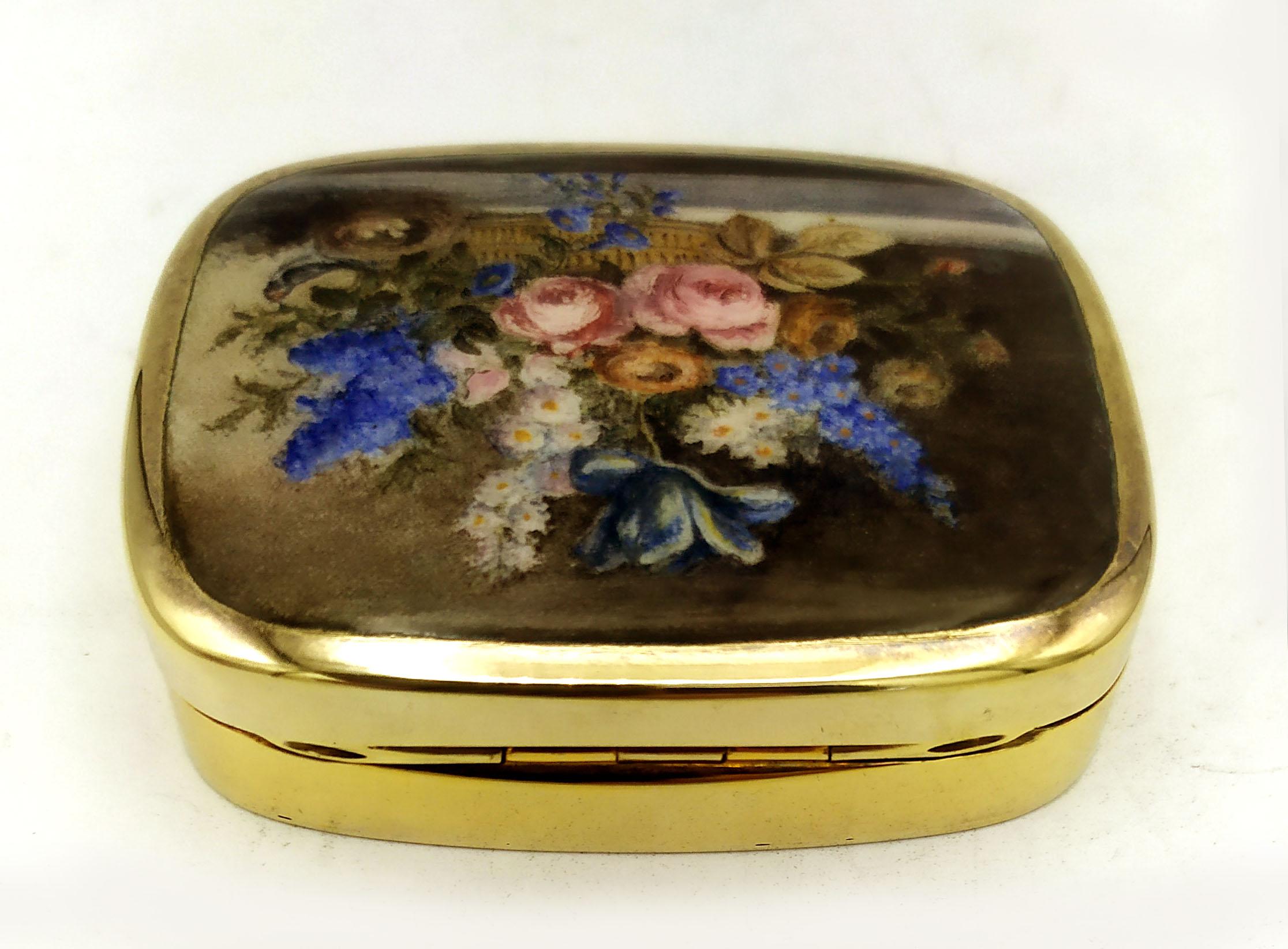 Italian Snuffbox basket with flowers, in Florentine Renaissance style,  Salimbeni For Sale