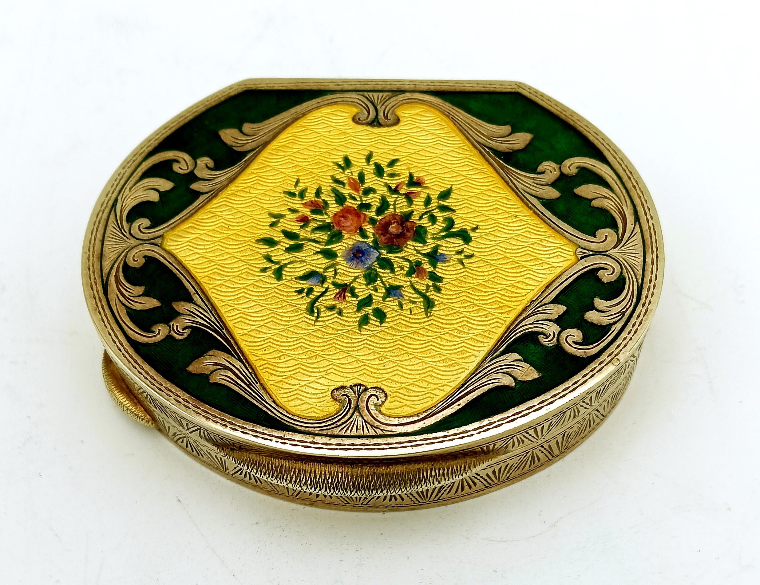 Hand-Carved Snuffbox guilloche pattern and a hand-painted floral miniature Salimbeni For Sale