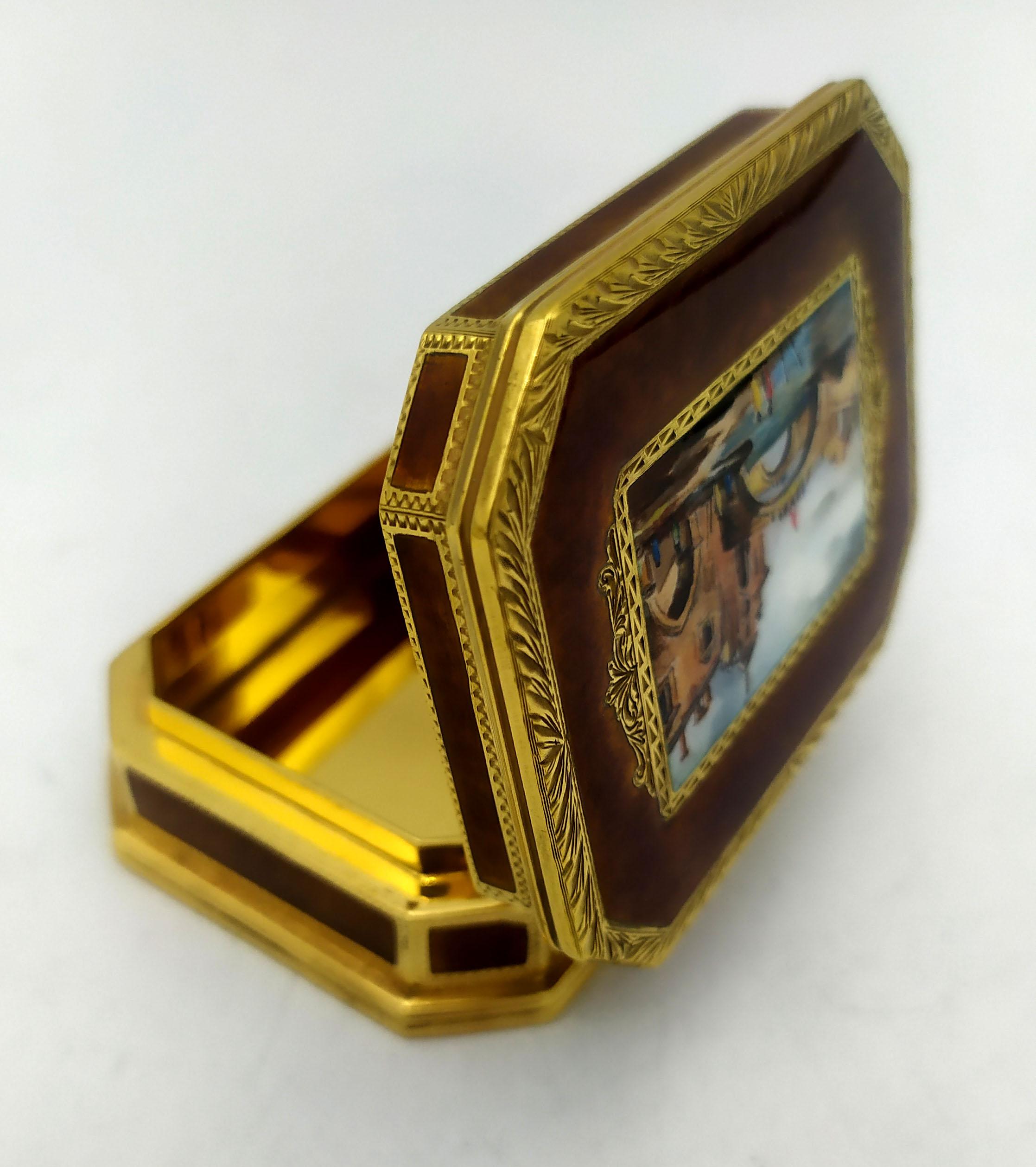 Octagonal snuffbox in 925/1000 sterling silver gold plated with English Queen Anne style borders and sides with translucent fired enamel on hand engraving similar to wood grain. On the lid, a very fine fire-enameled miniature hand-painted by the
