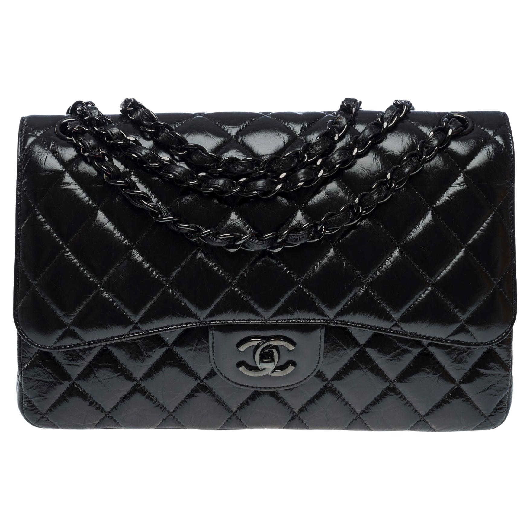 SO BLACK Chanel Timeless Jumbo double flap shoulder bag in Black Glazed  leather For Sale at 1stDibs