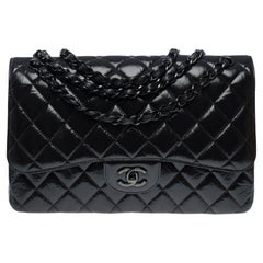 SO BLACK Chanel Timeless Jumbo double flap shoulder bag in Black Glazed leather