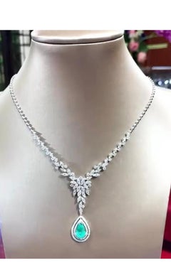 So Chic Design Certified Ct 6, 07 of Colombia Emerald e Diamonds on Necklace