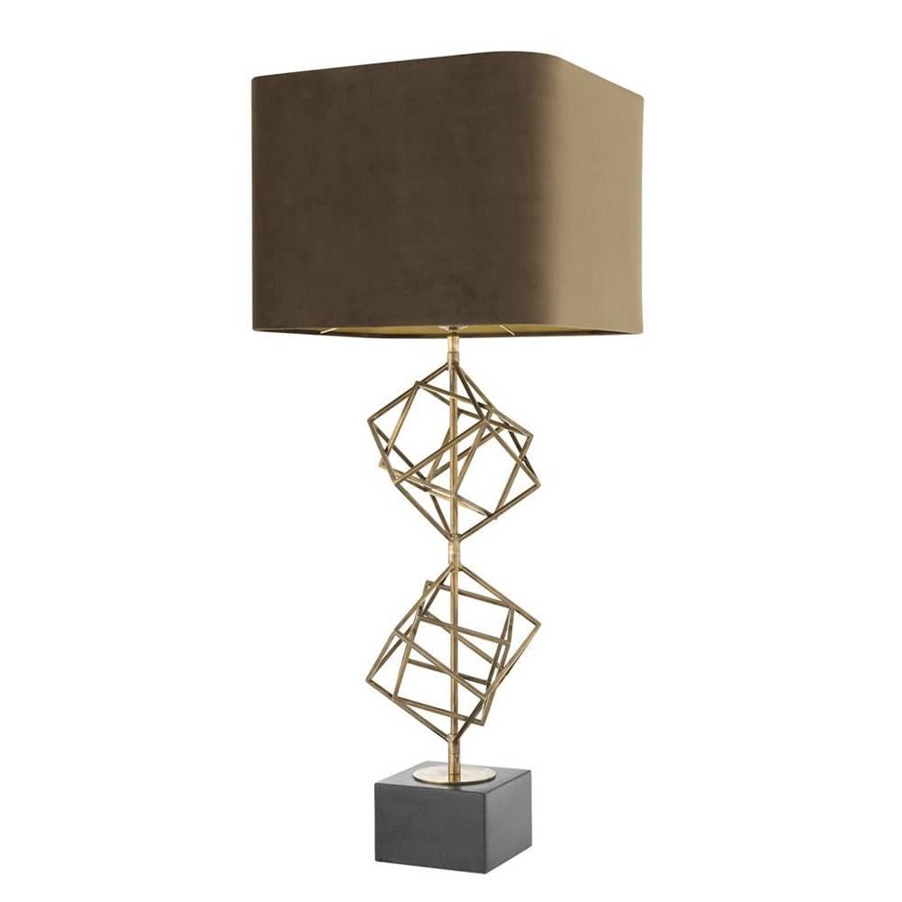 Table lamp with structure in vintage brass finish
with granite base. With 1 bulb, lamp holder type
E27, max 40 watt. bulb not included. With brown
velvet shade included.
Also available in nickel finish with granite grey 
velvet shade.