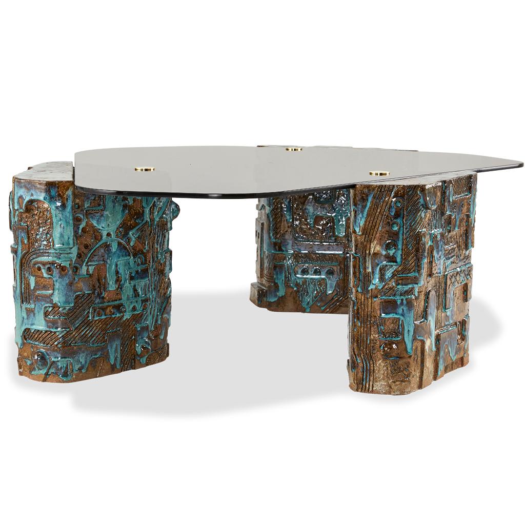 The So Disco coffee table is part of the So Disco collection designed by Egg Designs and manufactured by a group of artisan in small batch production.313
The So Disco coffee table is entirely handmade, each ceramic leg is individually hand moulded