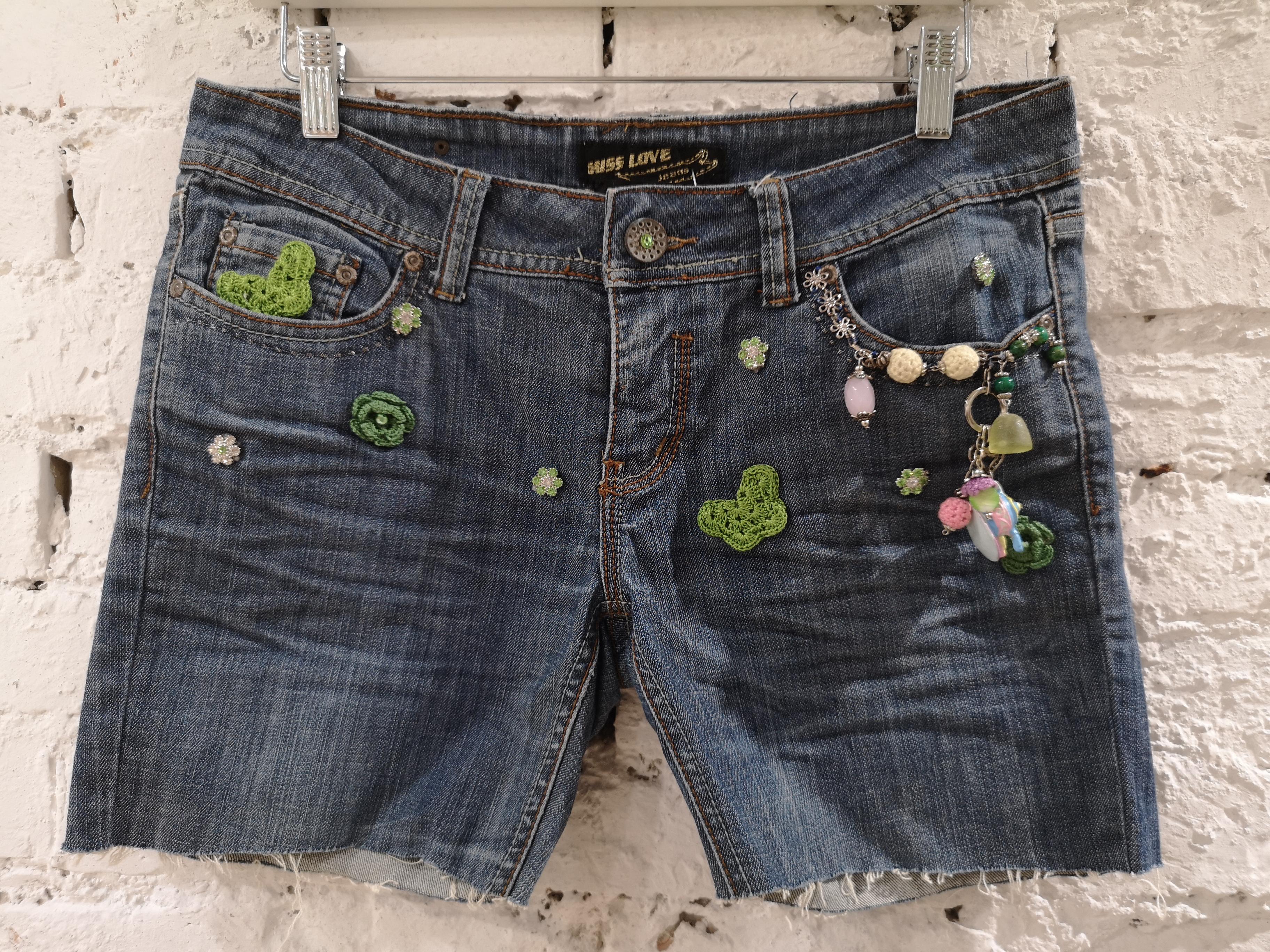 SOAB Blue cotton handmade denim shorts
measurements:
total lenght 30 cm
waist 80 cm
