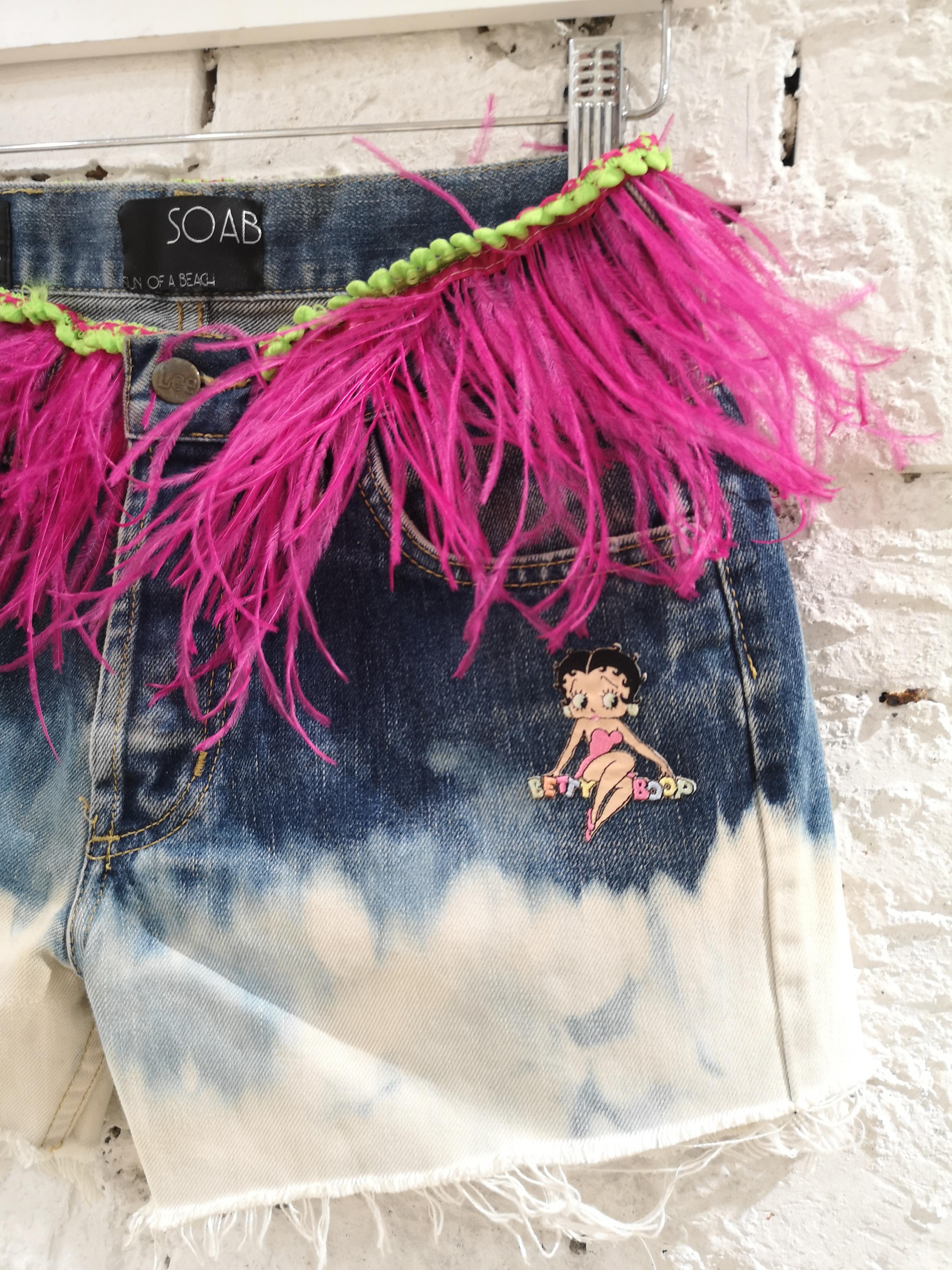 SOAB denim Betty Boop fucsia feathers shorts In Excellent Condition In Capri, IT