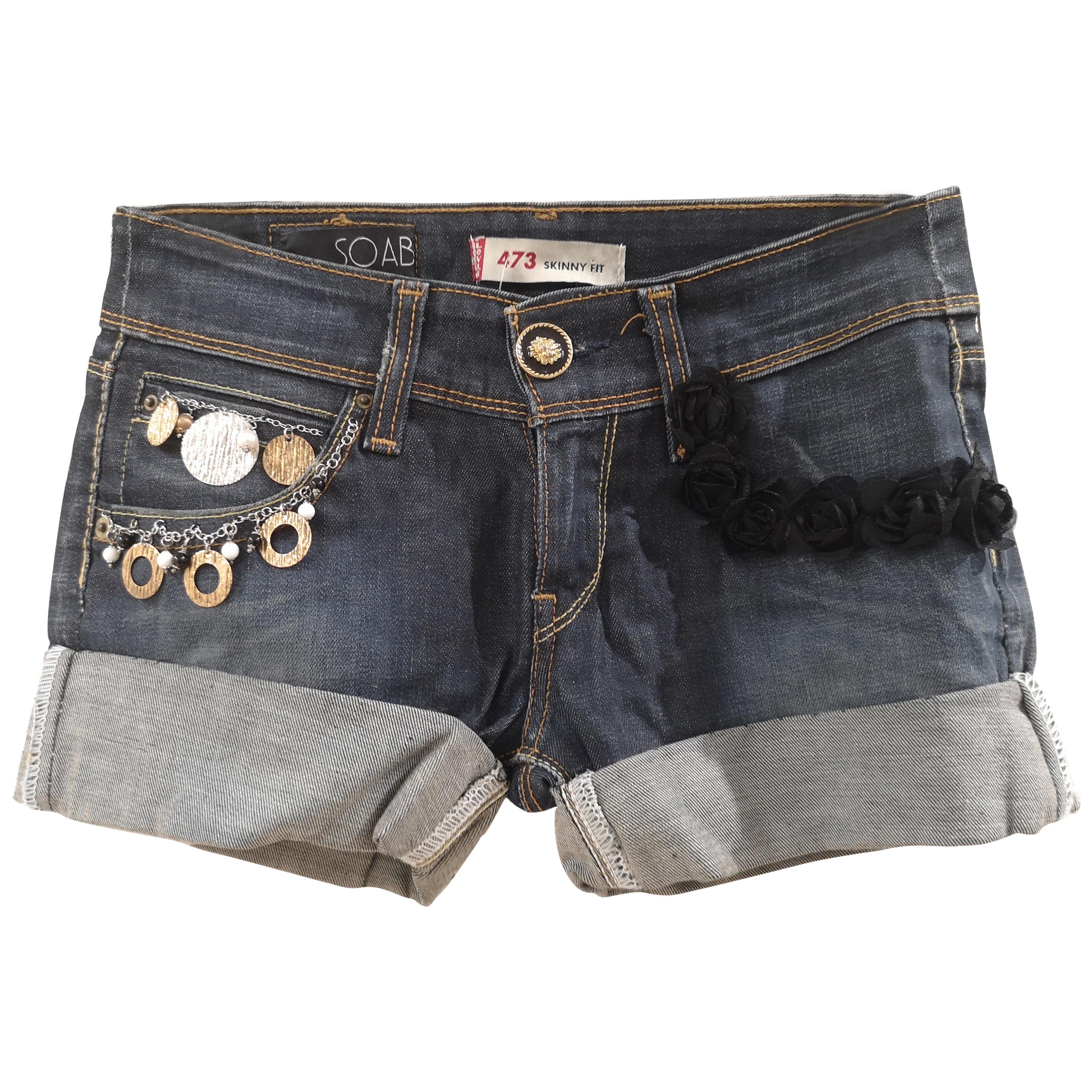 SOAB - Short en denim skinny avec bijoux