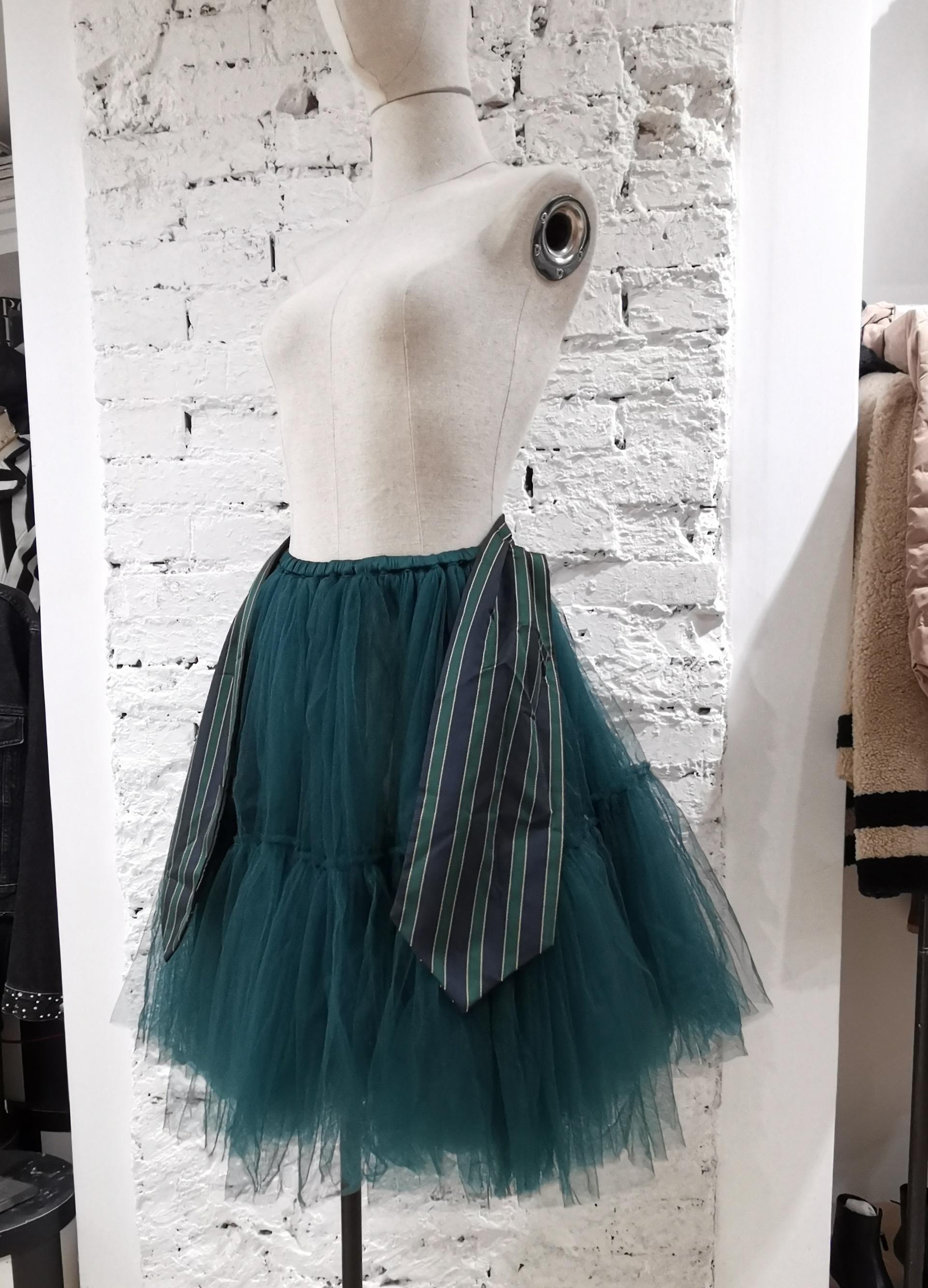 green tulle skirt outfit