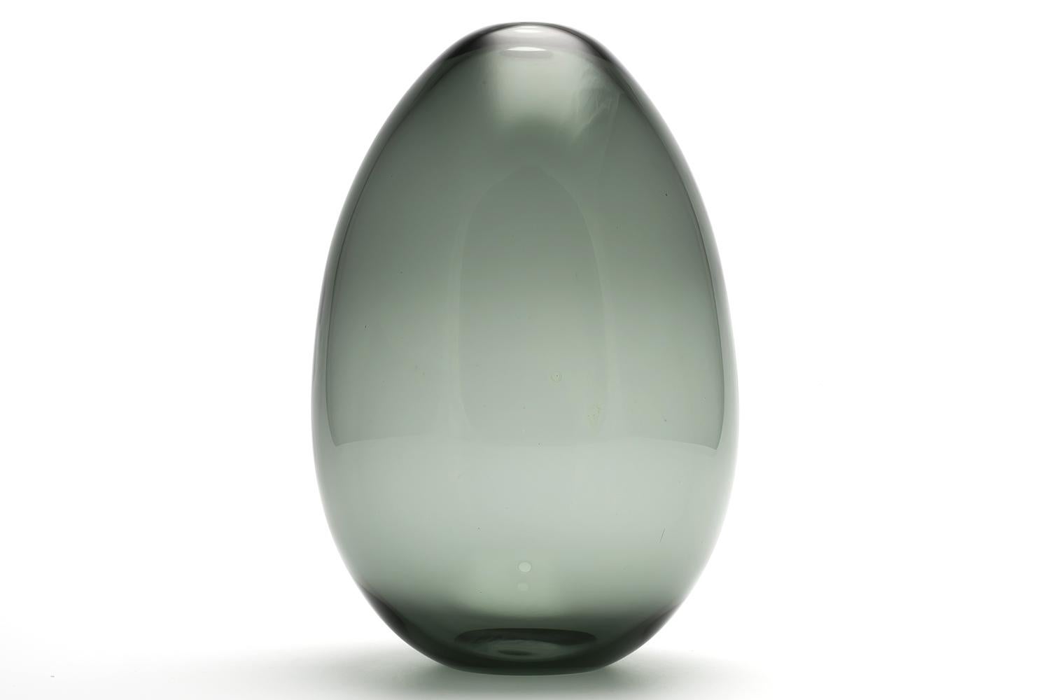 Scandinavian Modern “SOAP BUBBLE” VASE(GREY)  KF113 / Nuutajarvi For Sale