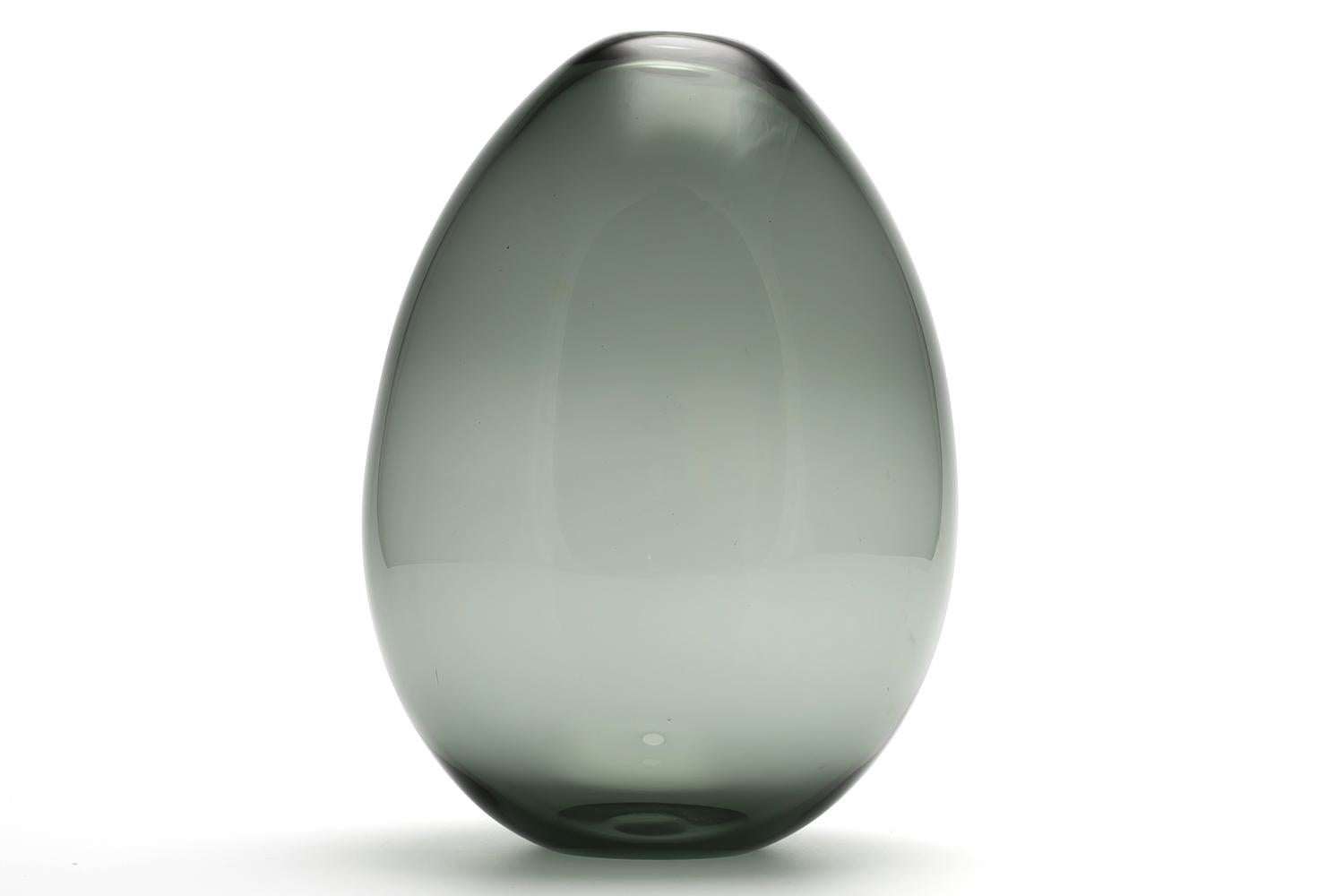 Finnish “SOAP BUBBLE” VASE(GREY)  KF113 / Nuutajarvi For Sale