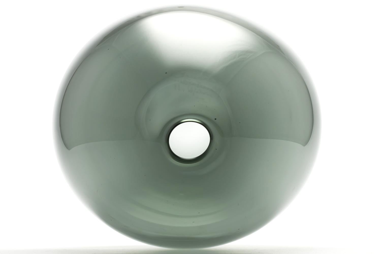 “SOAP BUBBLE” VASE(GREY)  KF113 / Nuutajarvi For Sale 1