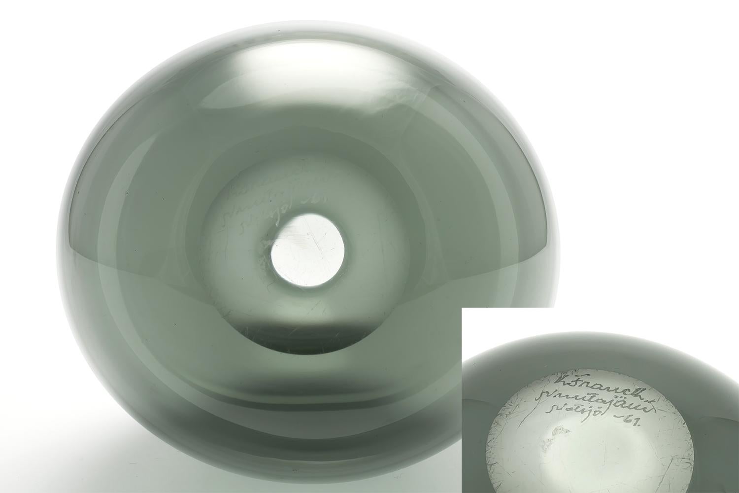 “SOAP BUBBLE” VASE(GREY)  KF113 / Nuutajarvi For Sale 2