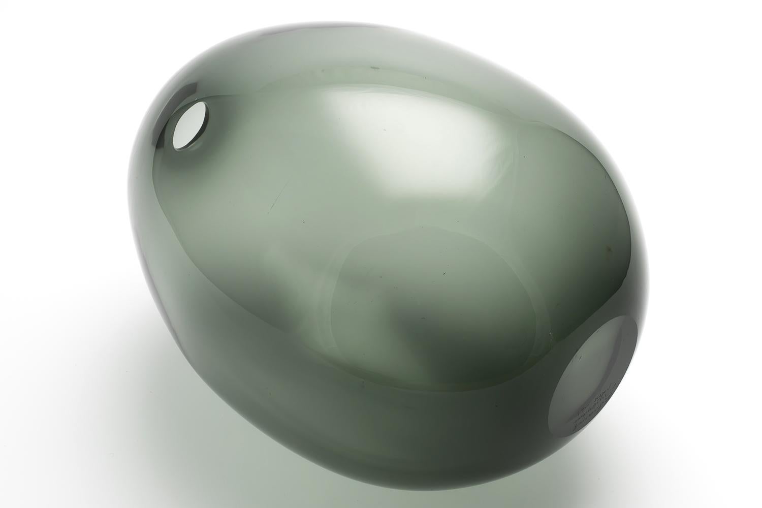 Verre d'art VASE DE BUBLES (GREY) L KF113 / Nuutajarvi en vente
