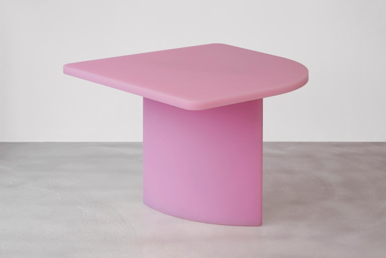 Semi-polished resin table by Sabine Marcelis from the SOAP Series. It is designed with the sound psychology of dining in mind. When people are dining, things they put down on the table resonates a muter sound thanks to the nature of resin.