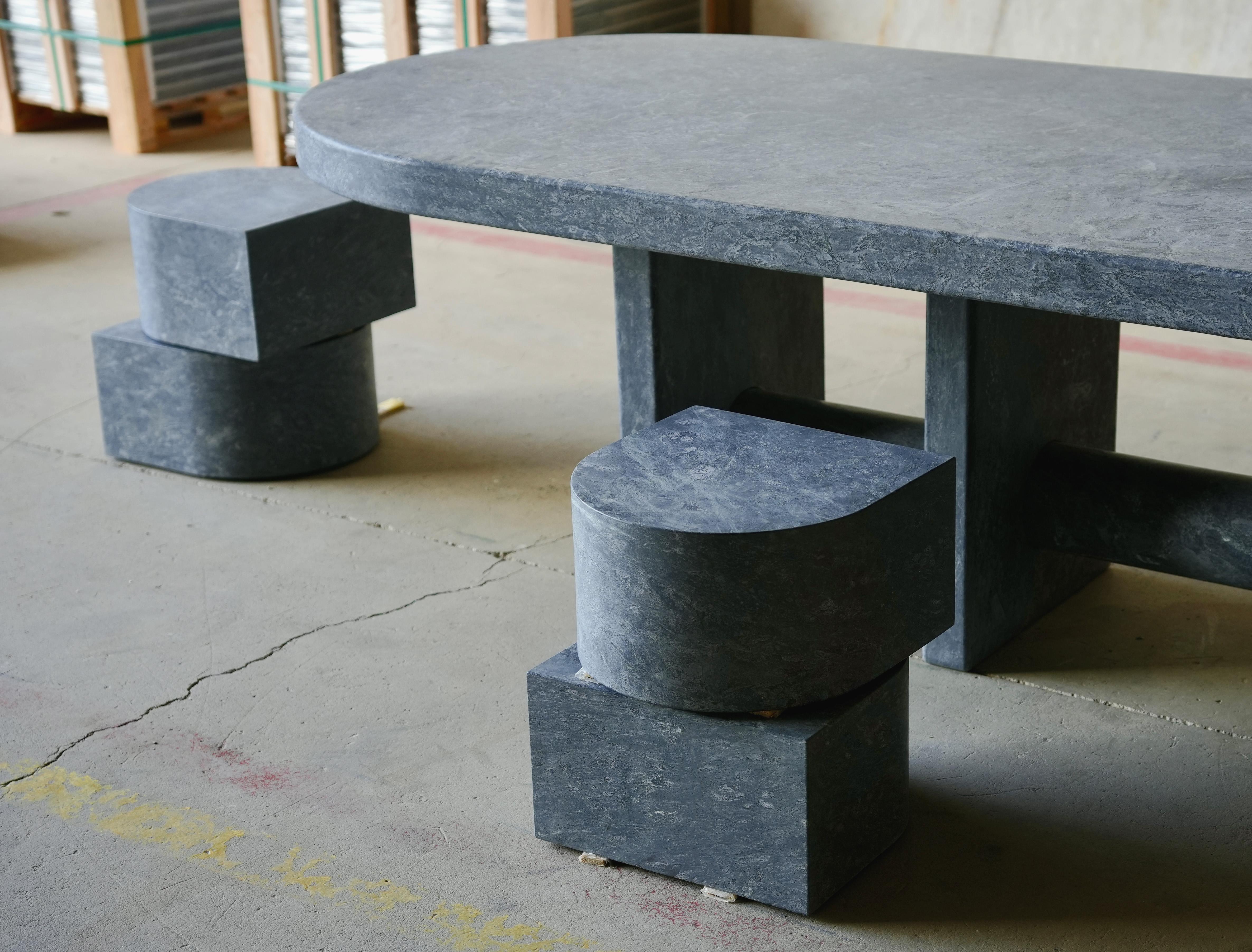 italien Table d'appoint Pilar en pierre ollaire, Giorgio Bonaguro en vente