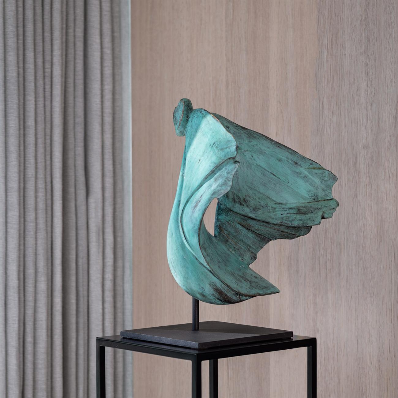 XXI secolo e contemporaneo Scultura in bronzo slanciata in vendita