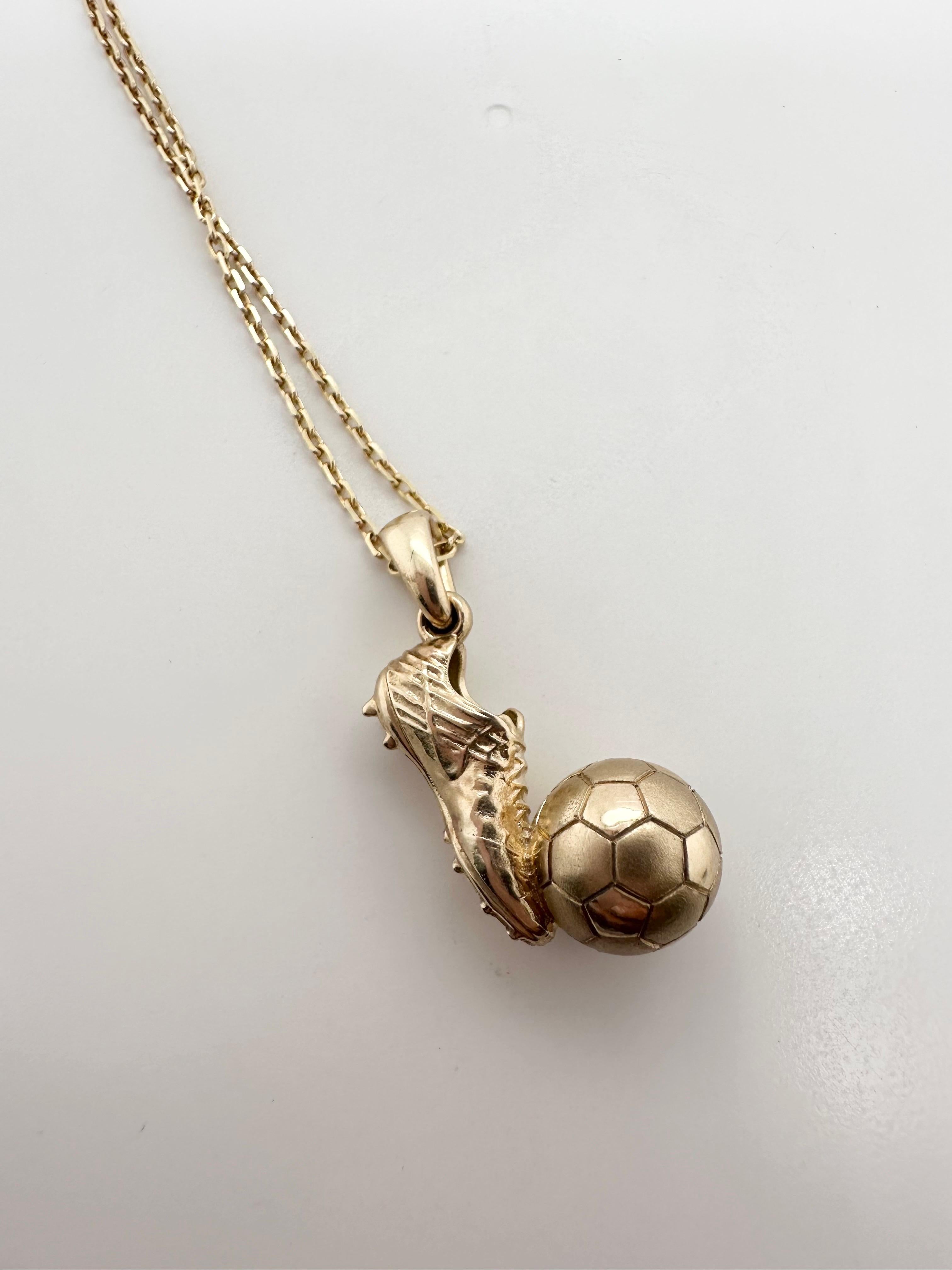 Soccer ball pendant 14KT yellow gold MENS soccer messi ronaldo clits pendant  In New Condition For Sale In Boca Raton, FL