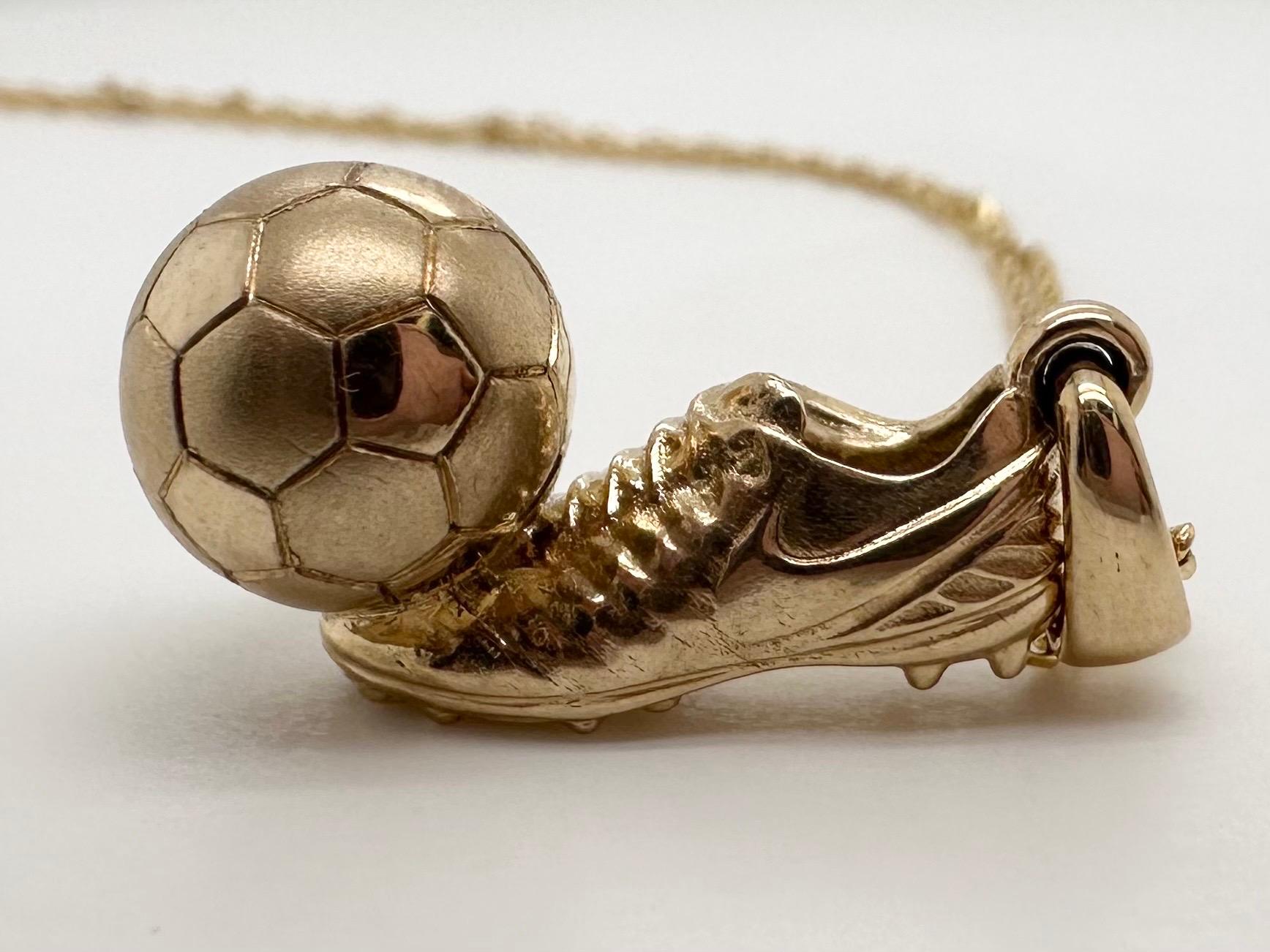 Women's or Men's Soccer ball pendant 14KT yellow gold MENS soccer messi ronaldo clits pendant  For Sale