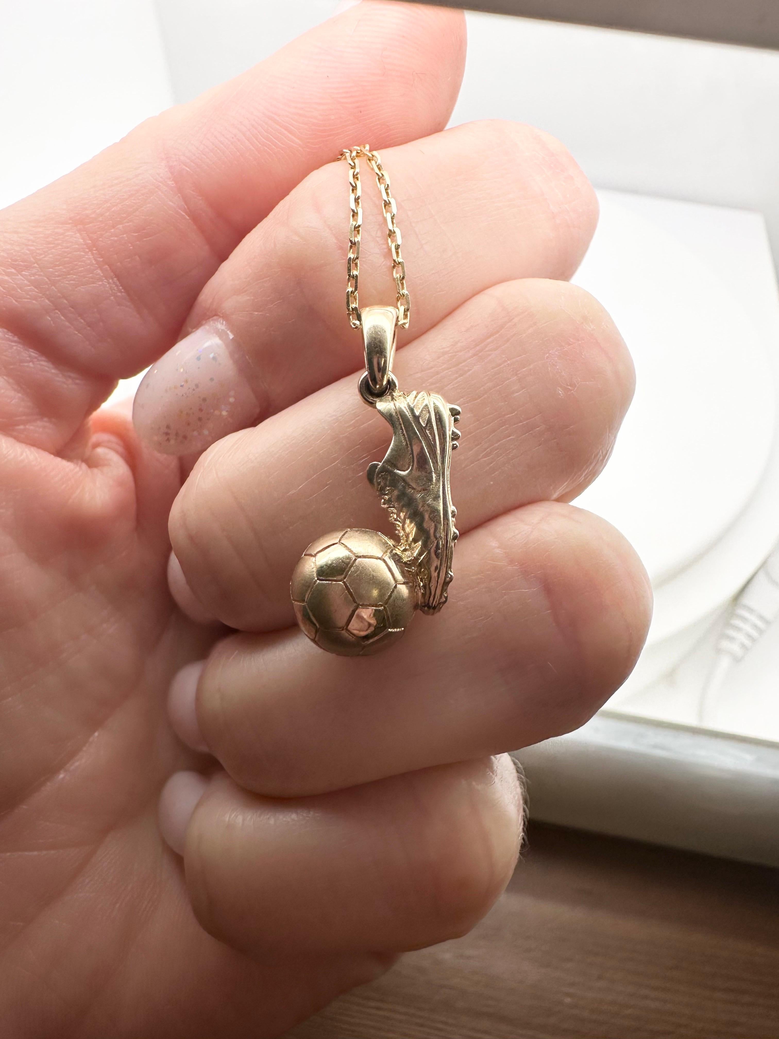 Soccer pendant 18KT yellow gold MENS soccer messi ronaldo clits pendant futbol For Sale 1