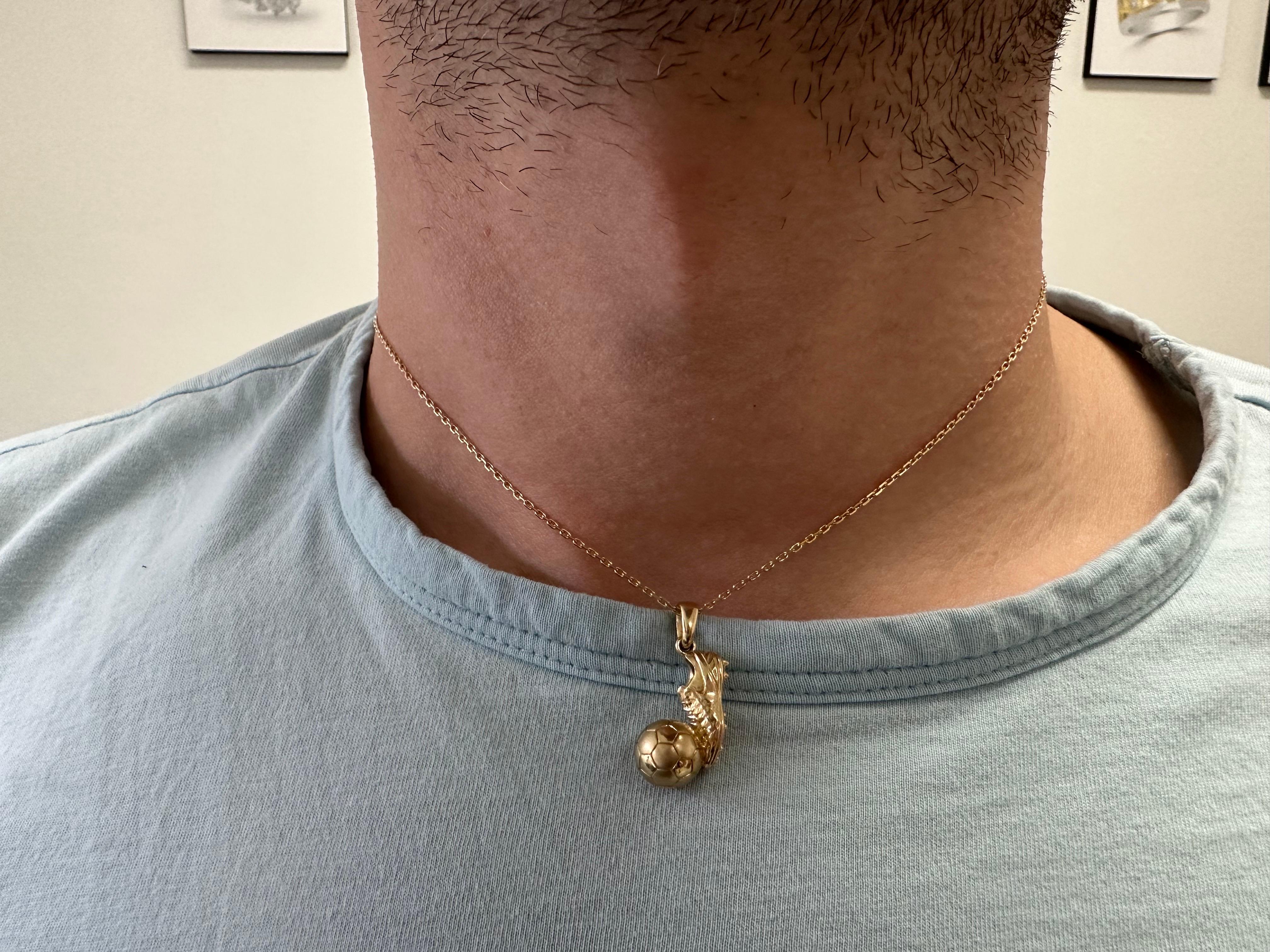 Soccer pendant 18KT yellow gold MENS soccer messi ronaldo clits pendant futbol For Sale 2