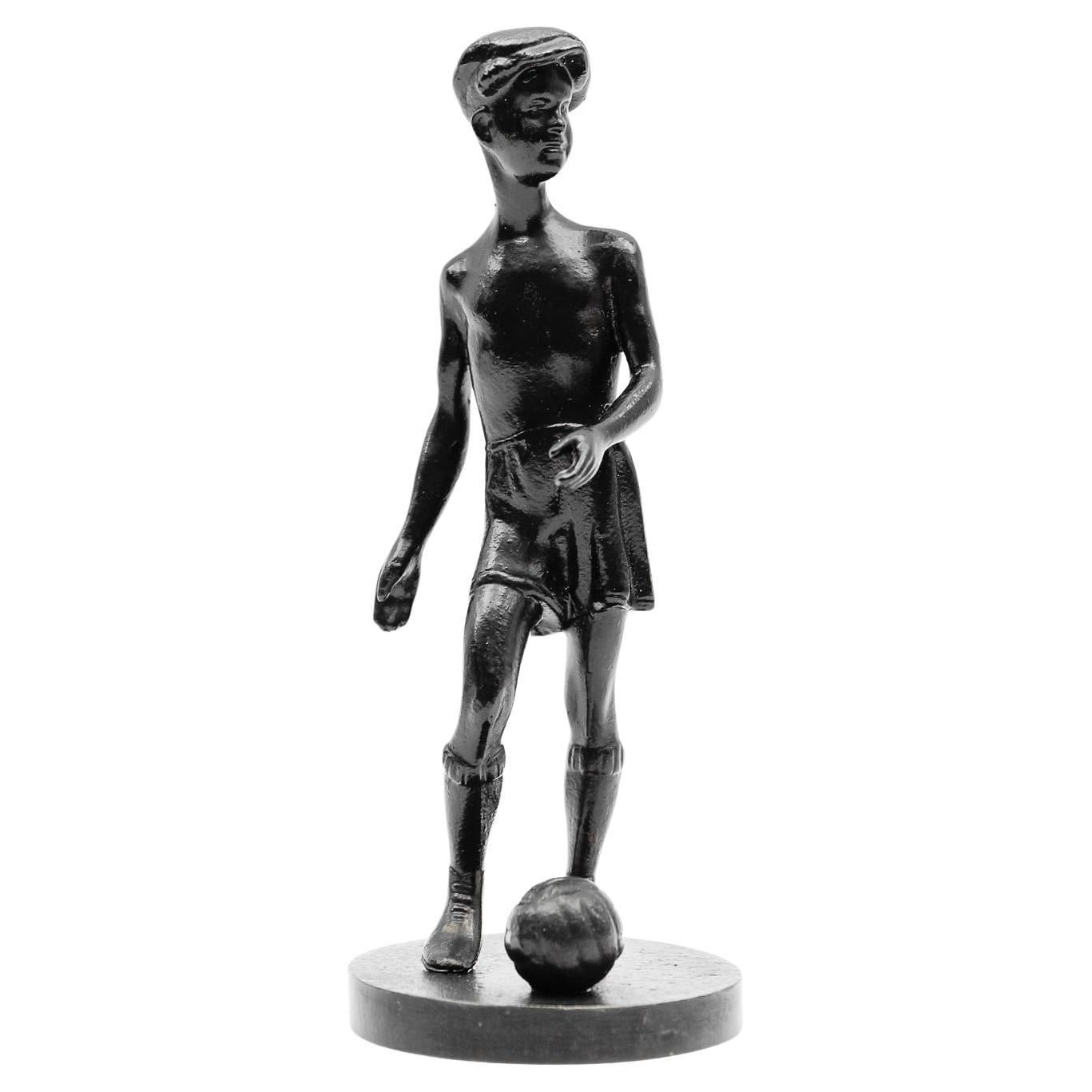 Jugador de fútbol, escultura Art Déco, hacia la década de 1940