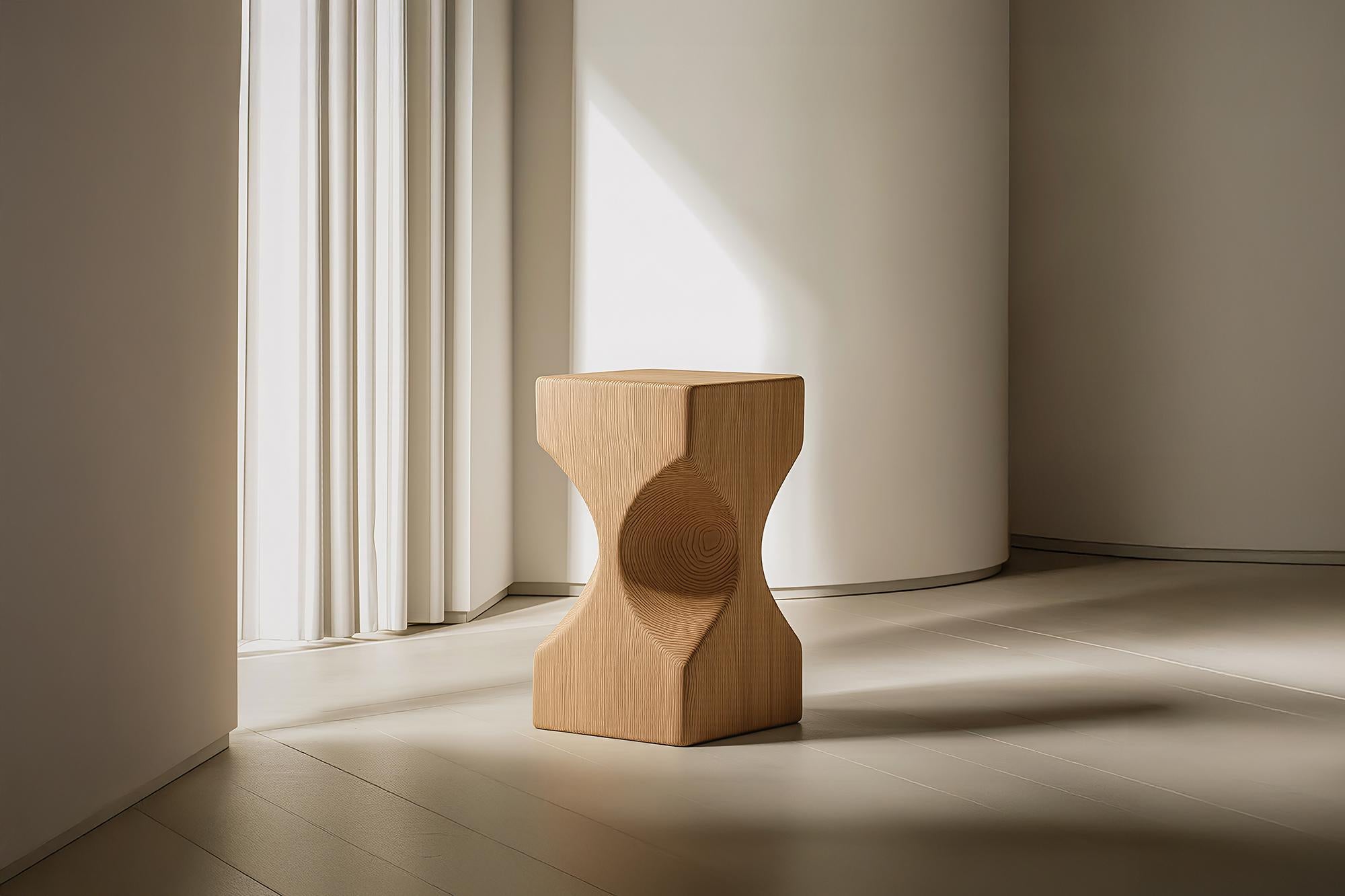 Socle No61 Stool, Solid Wood Contemporary Furniture by NONO

Socle table d'appoint, table auxiliaire, table de nuit

Socle est une petite table en bois massif conçue par l'équipe de design de NONO. Réalisée en bois massif, sa construction élaborée