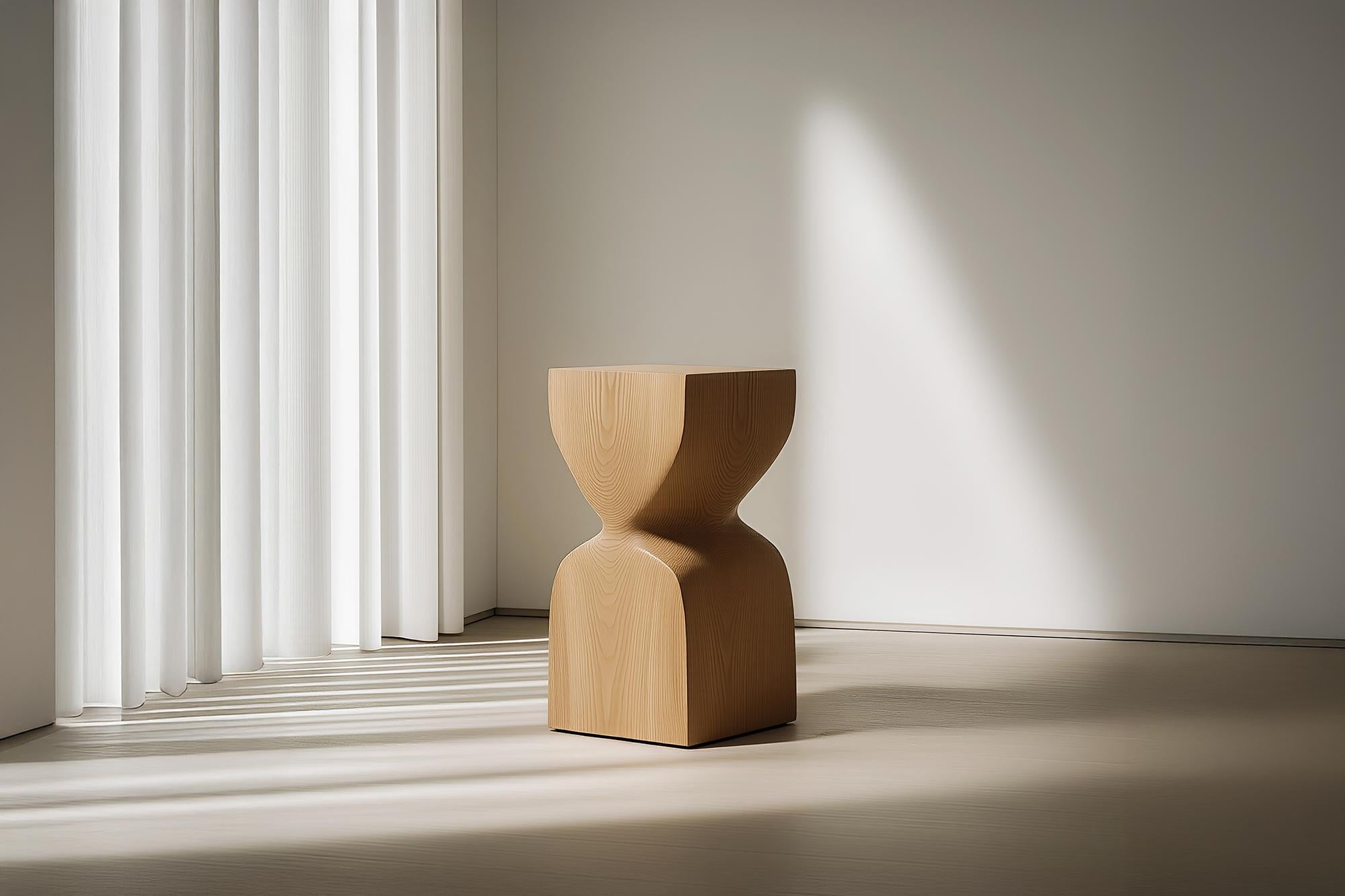 Socle No81 Stool, Solid Wood Minimal Furniture by NONO

Socle table d'appoint, table auxiliaire, table de nuit

Socle est une petite table en bois massif conçue par l'équipe de design de NONO. Fabriquée en bois massif, sa construction élaborée sert