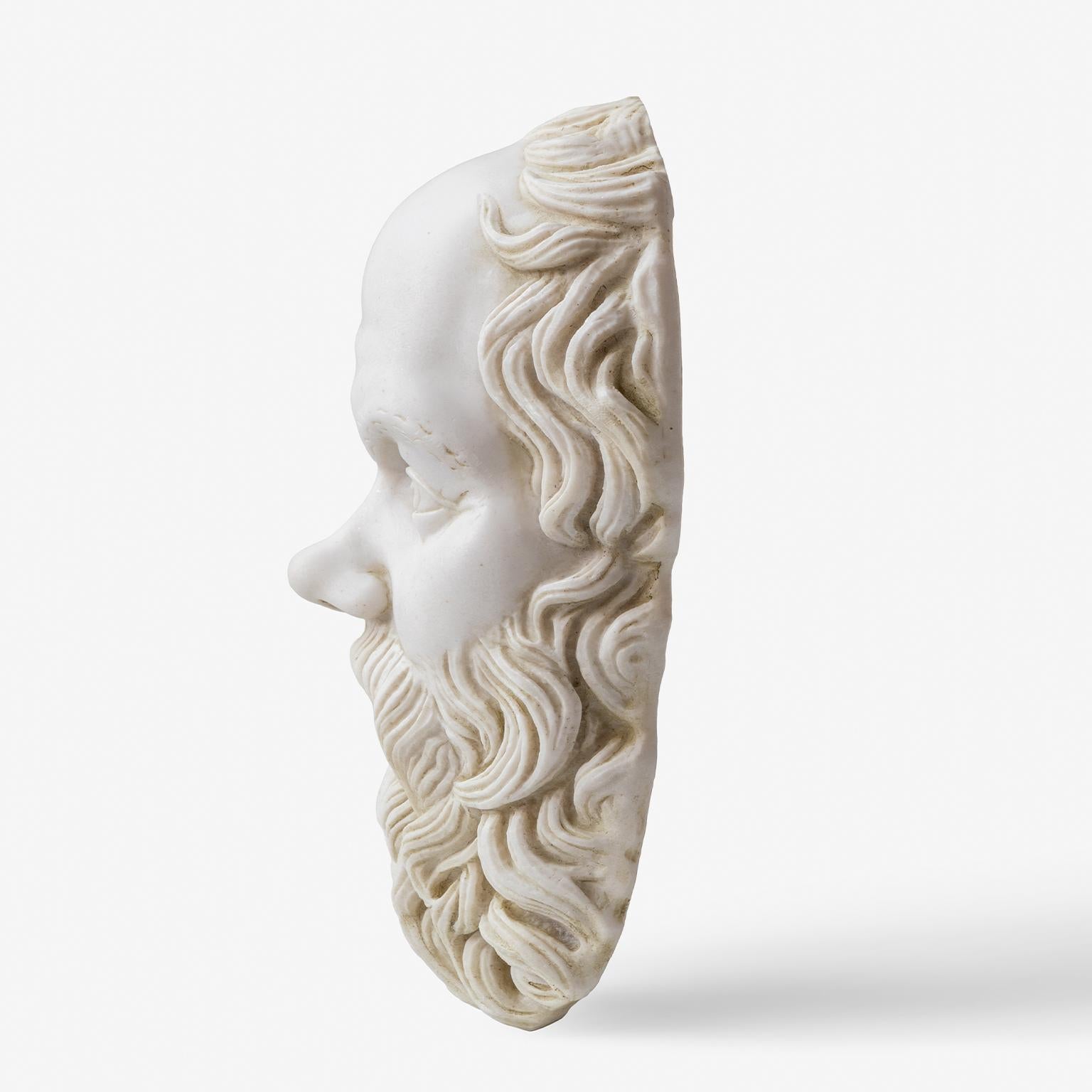 Socrates-Maske mit komprimiertem Marmor pulverbeschichtet, auf Lager (Klassisch-griechisch) im Angebot