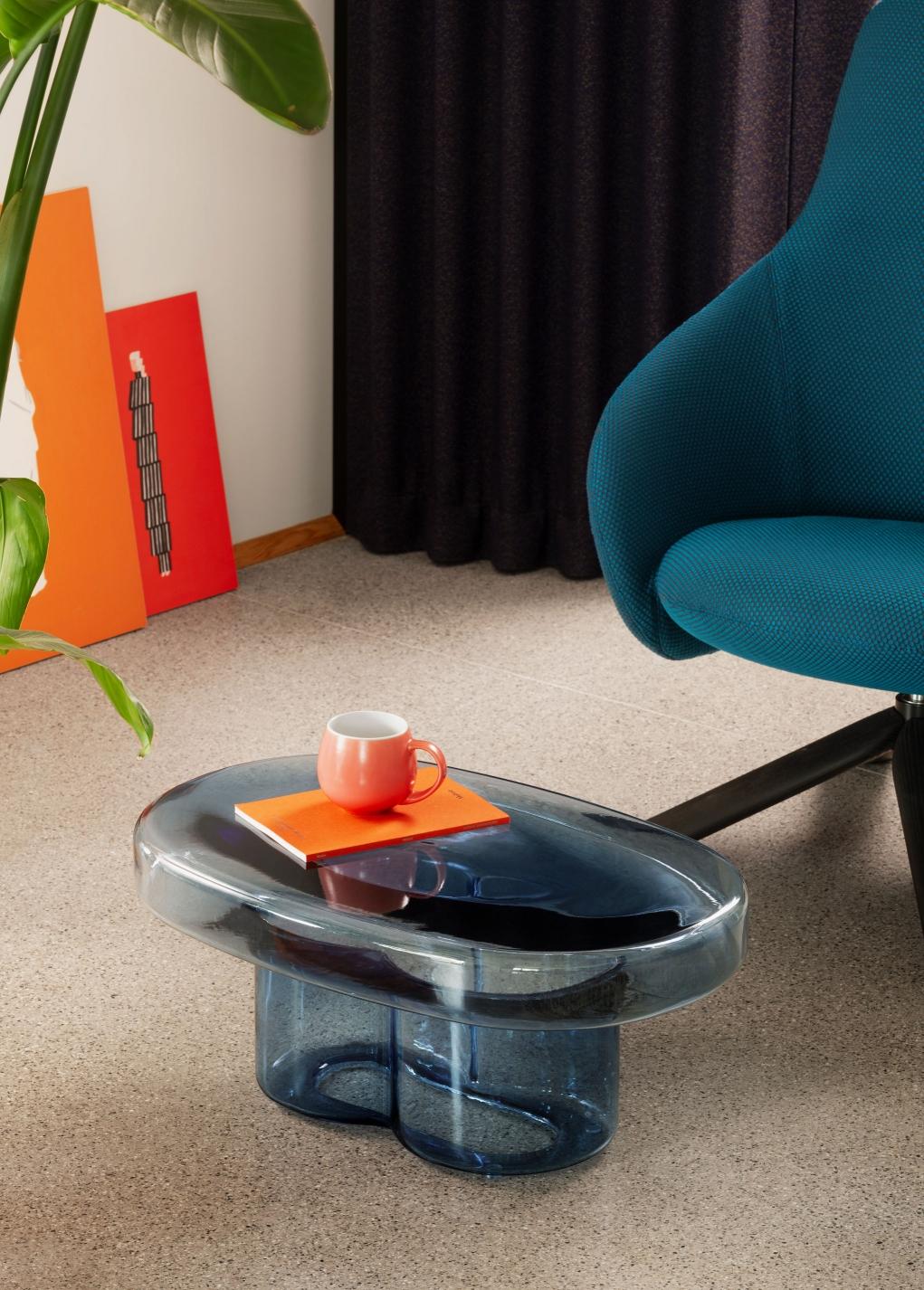 Ovaler Couchtisch aus mundgeblasenem Muranoglas in Petrol von Soda  von Yiannis Ghikas im Zustand „Neu“ im Angebot in Brooklyn, NY