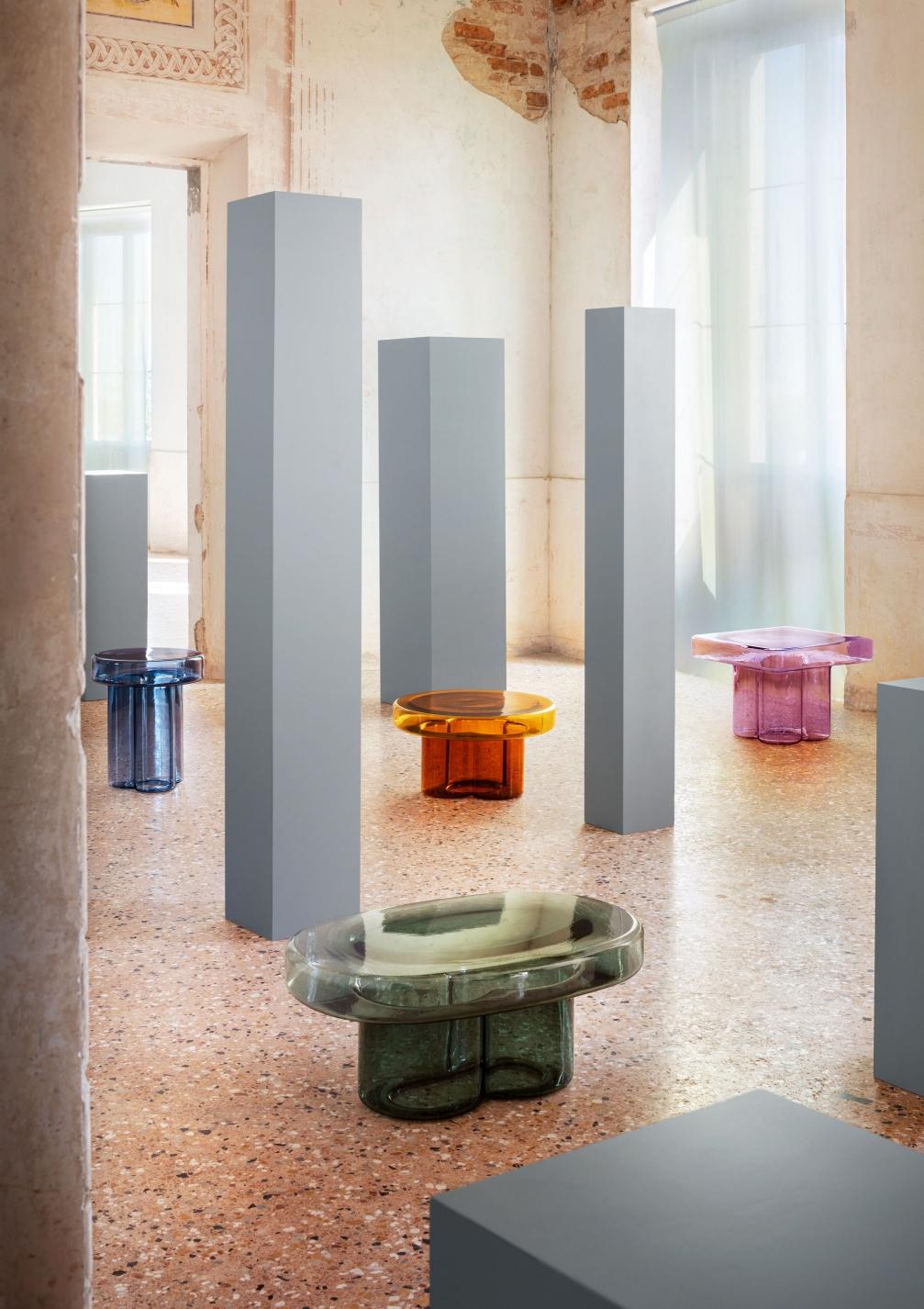 Soda-geblasenes Murano-Glas - zwei quadratische couchtische von Yiannis Ghikas (Moderne) im Angebot