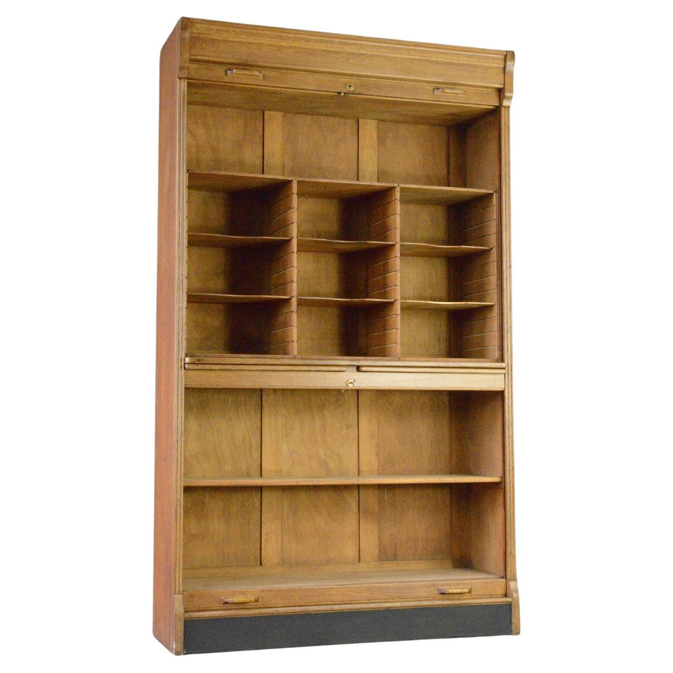 Librería con frente de tambor Soennecken Circa años 20