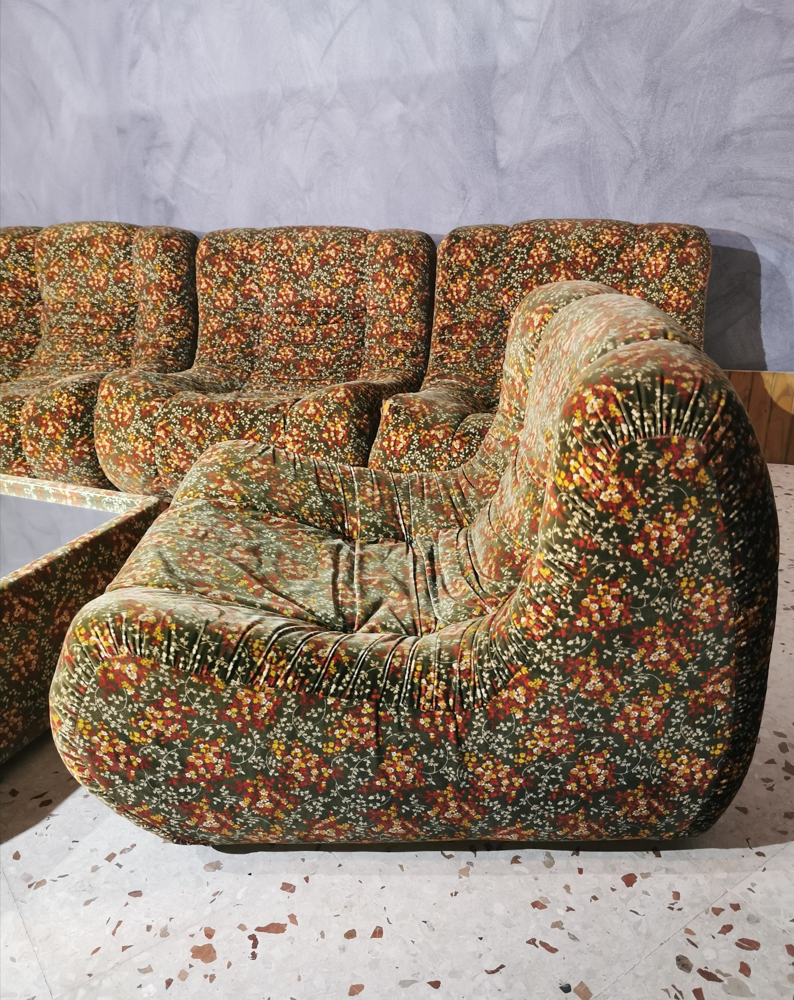 Sofa 5-Sear Modular Floral Velvet, with Glass Mirror Table, 1960, Italia In Good Condition In Palermo, IT